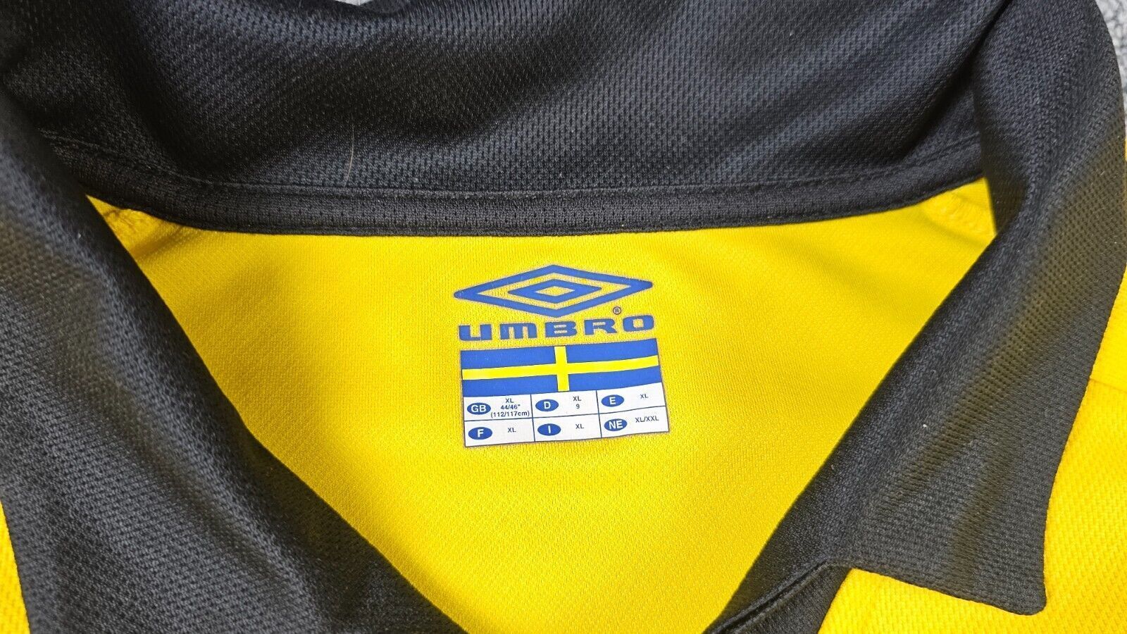 Umbro Umbro Sweden Euro 2000 Referee Jersey Y2K Vintage XL Size US XL / EU 56 / 4 - 4 Thumbnail