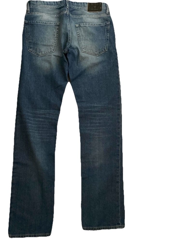 Guess guess robertson slim tapered made in mexico 31 W x 32L USA Size US 31 - 2 Thumbnail