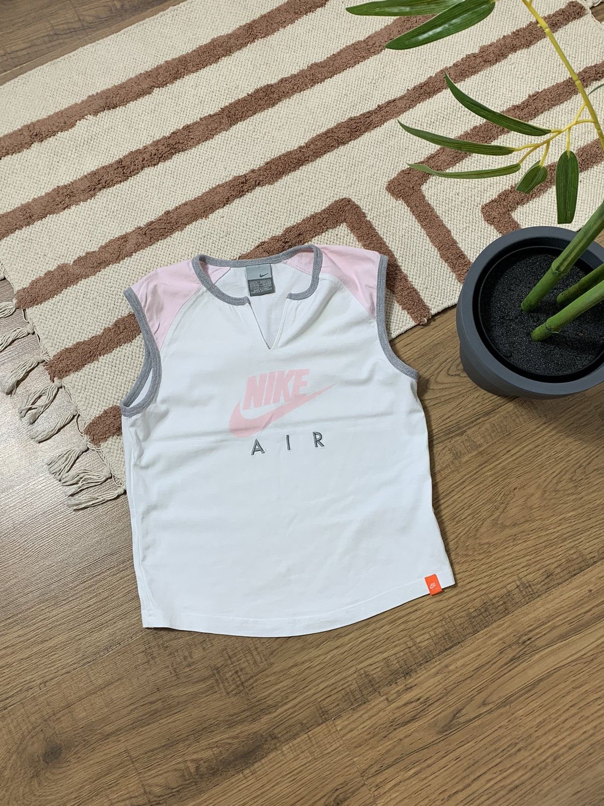 Vintage VINTAGE NIKE AIR 2000s TANK TOP Size M / US 6-8 / IT 42-44 - 1 Thumbnail