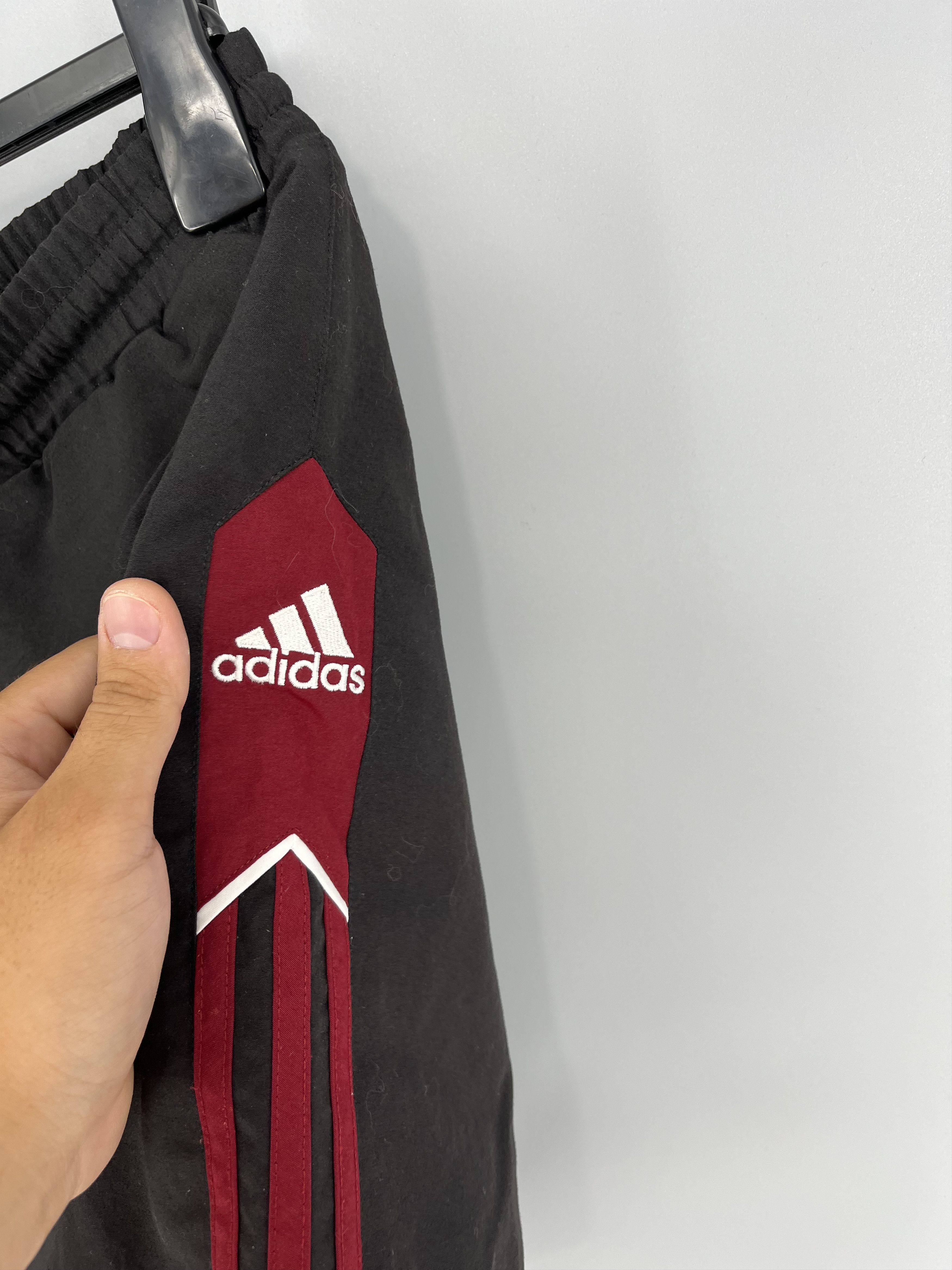 Adidas 90s Vintage Adidas Black Nylon Mini Logo Shorts Travis Style Size US 34 / EU 50 - 9 Thumbnail