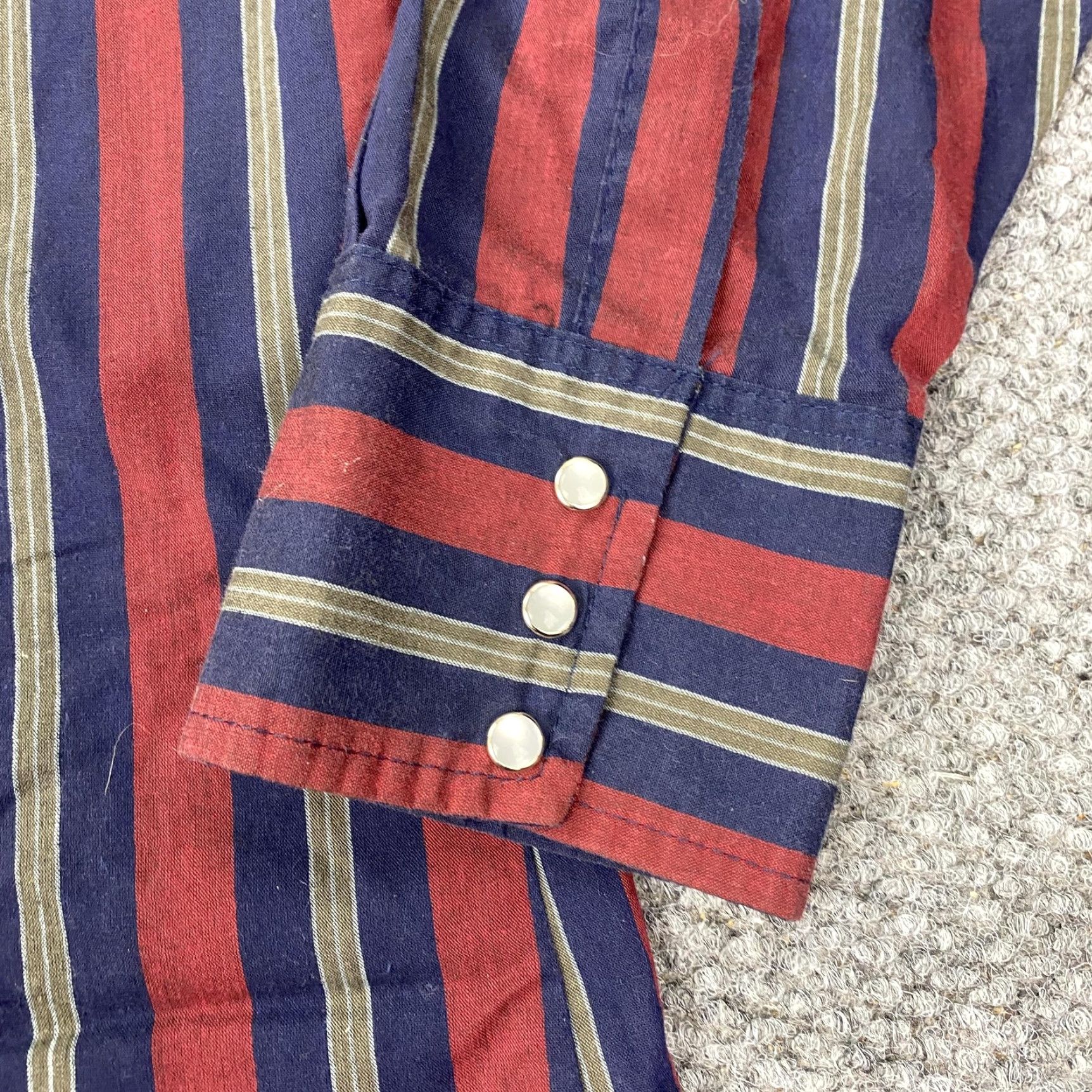 Wrangler Wrangler Shirt Mens Large Red Navy Striped Western Pearl Snap Long Sleeve Yoke Size US L / EU 52-54 / 3 - 5 Thumbnail