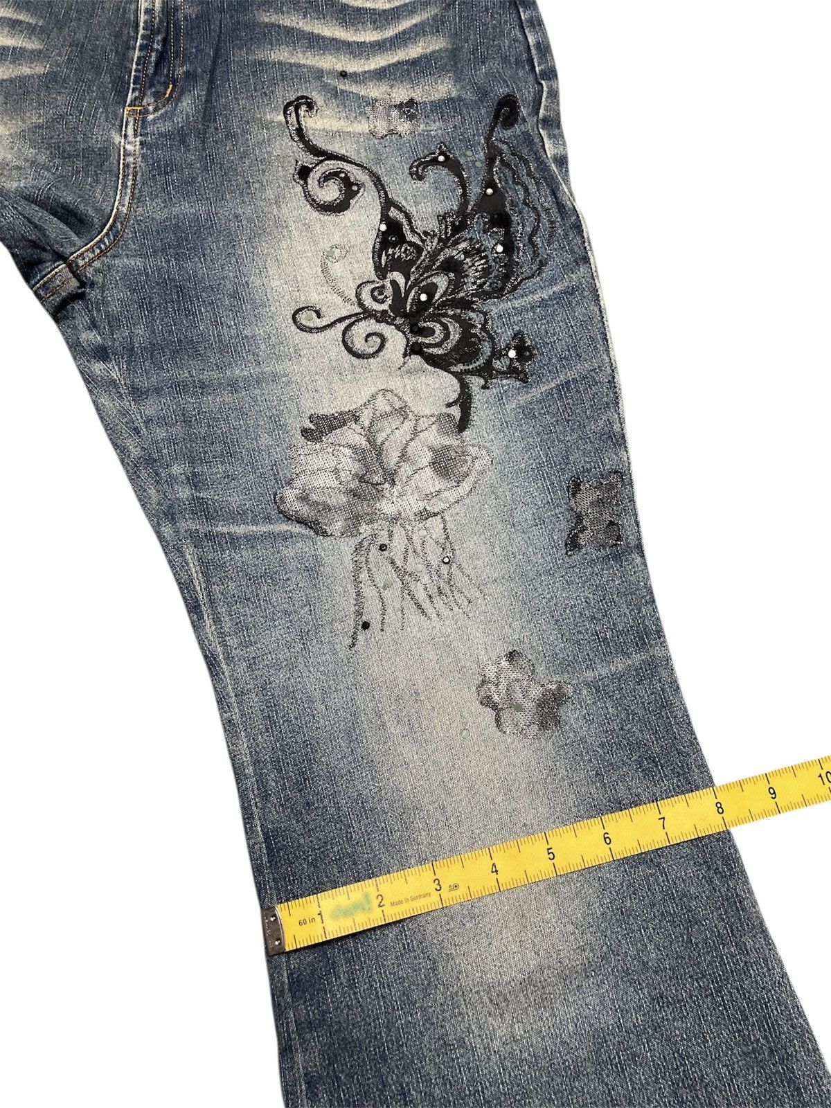 Japanese Brand Butterfly Embroidered Flare Jeans Size 30" / US 8 / IT 44 - 12 Thumbnail