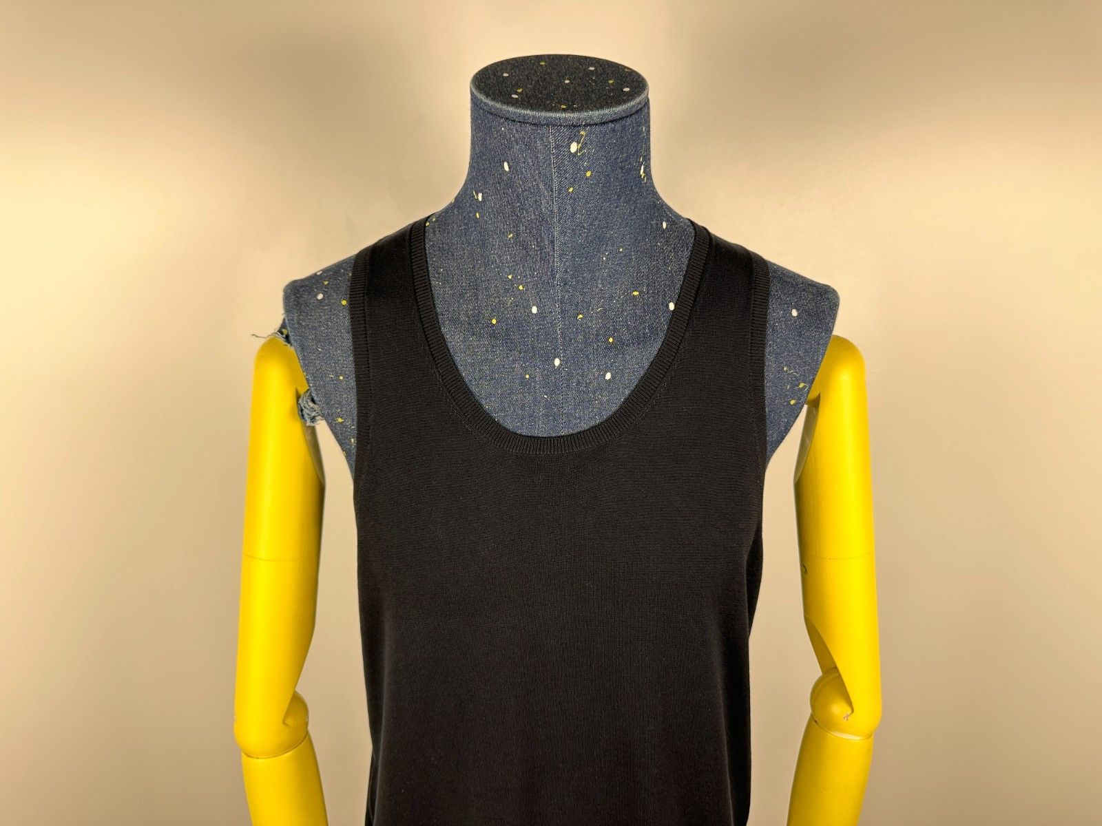 Suitsupply Suitsupply Mens Knitted Tank Top Sleeveless Black Size L Size US L / EU 52-54 / 3 - 2 Thumbnail