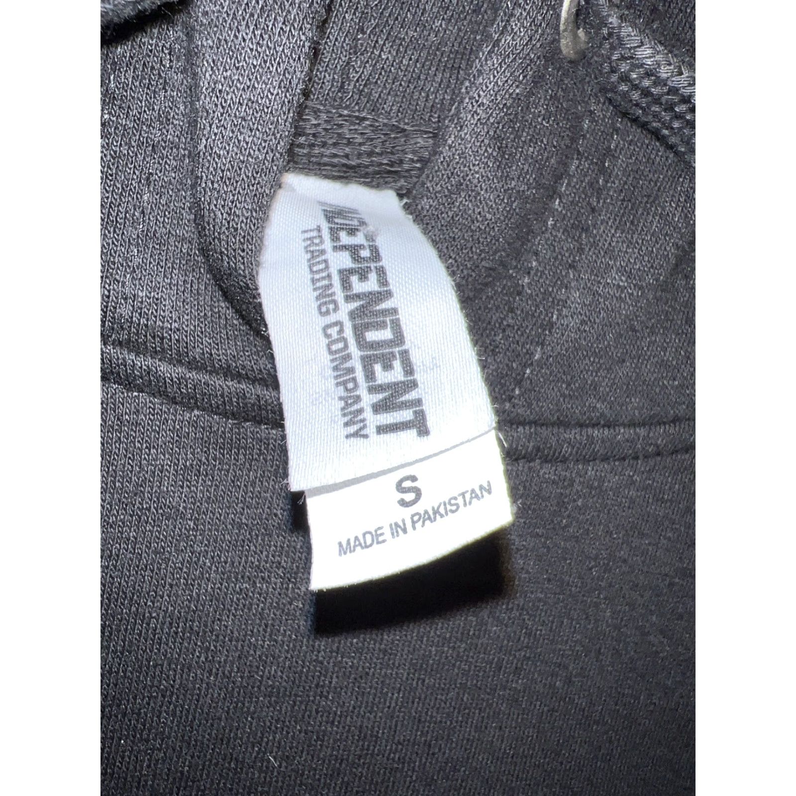 Vintage Independent Hoodie Sweatshirt Unisex Adults S Black AR Developer Logo 90s Too Cool For Skool Size US S / EU 44-46 / 1 - 5 Thumbnail