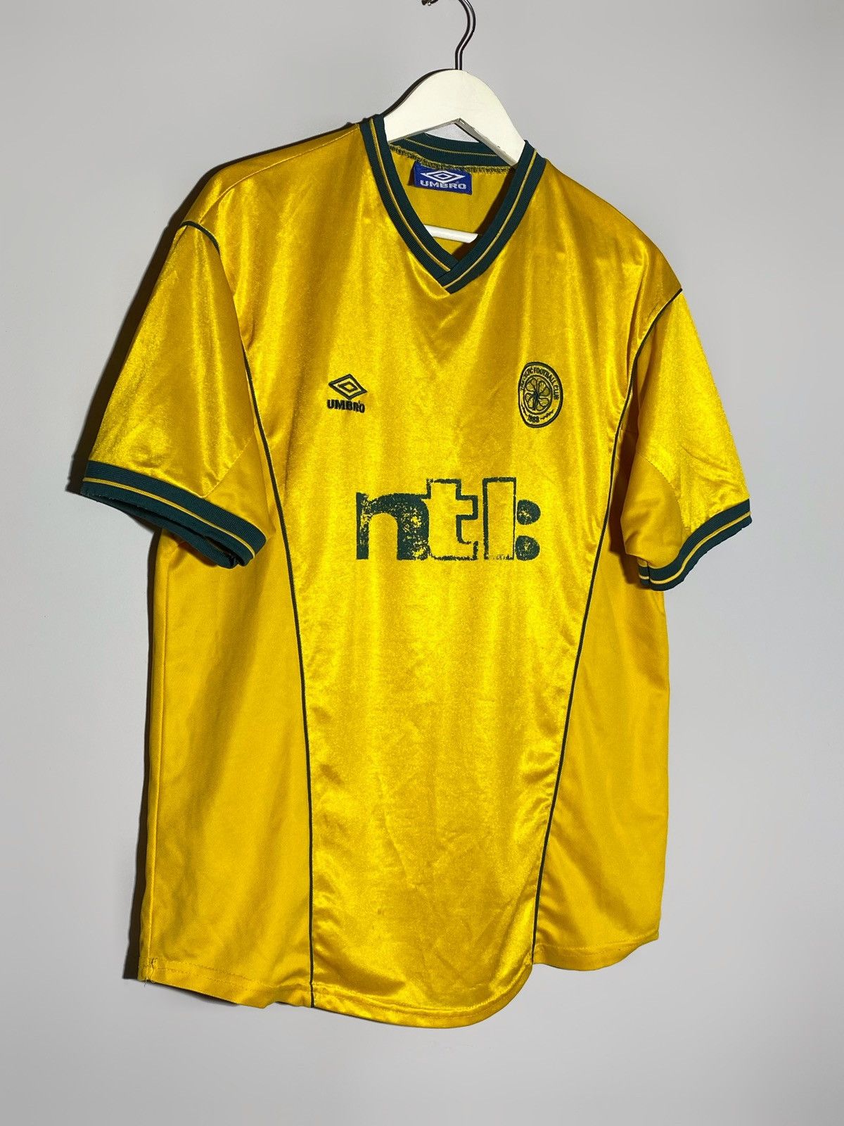 Umbro × Vintage Vintage Umbro Celtic Blokecore Football Shirt Size US M / EU 48-50 / 2 - 3 Thumbnail