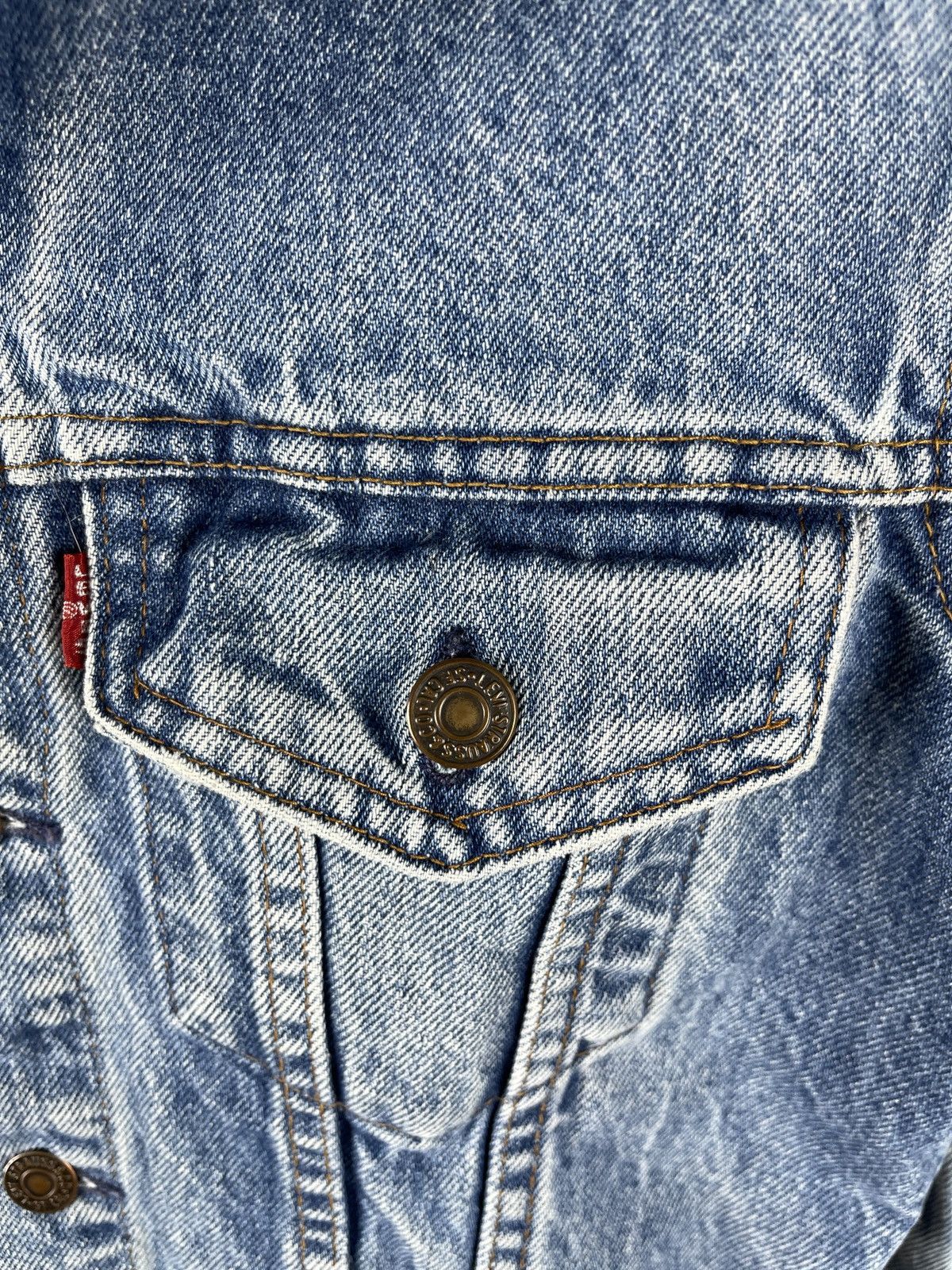 Levi's Levi’s vintage 80s blue faded made in France denim jacket Size XS / US 0-2 / IT 36-38 - 8 Thumbnail