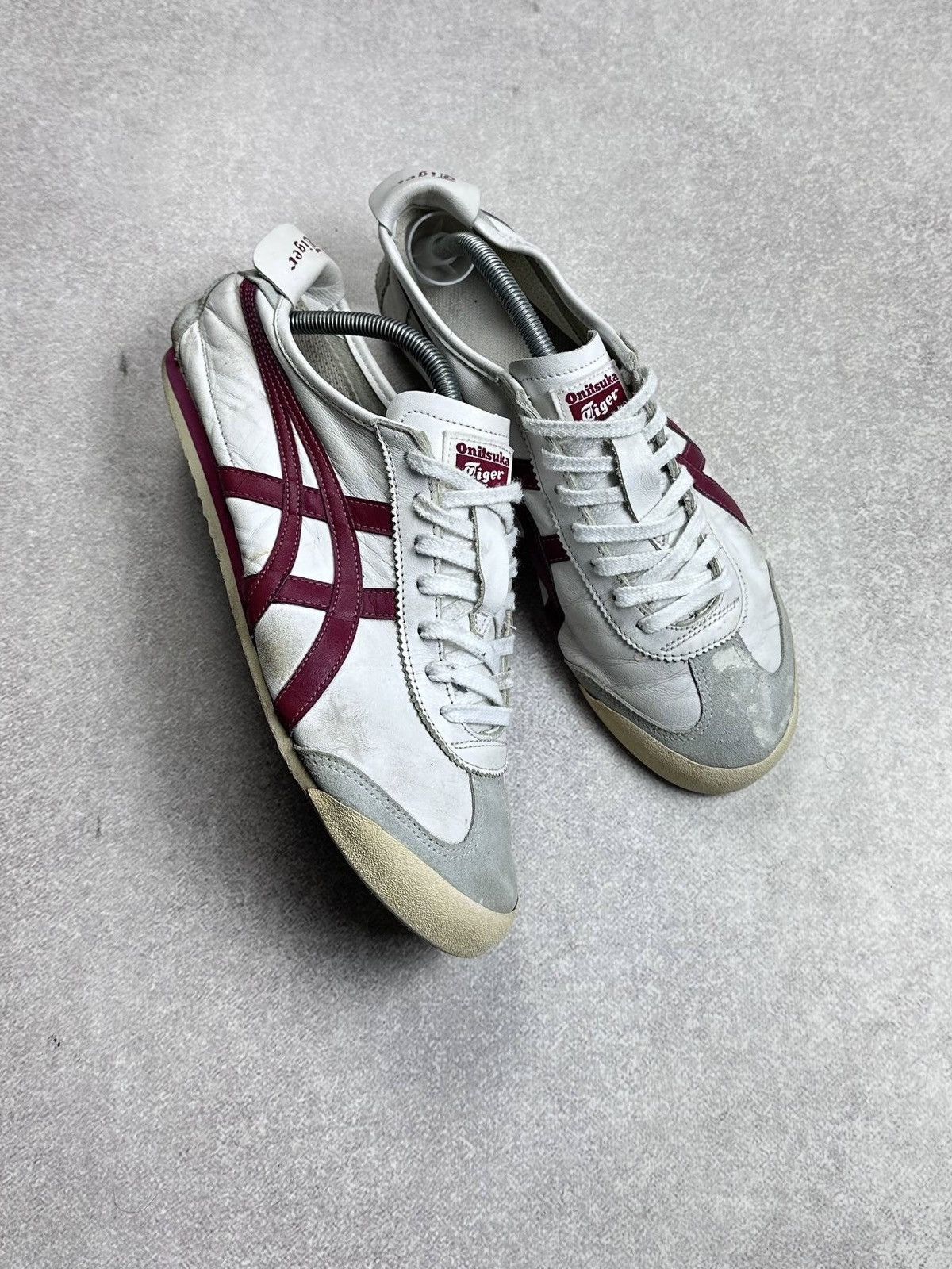 Asics Vintage Asics Onitsuka Tiger Mexico 66 Low Leather Sneakers Size US 11 / EU 44 - 2 Thumbnail