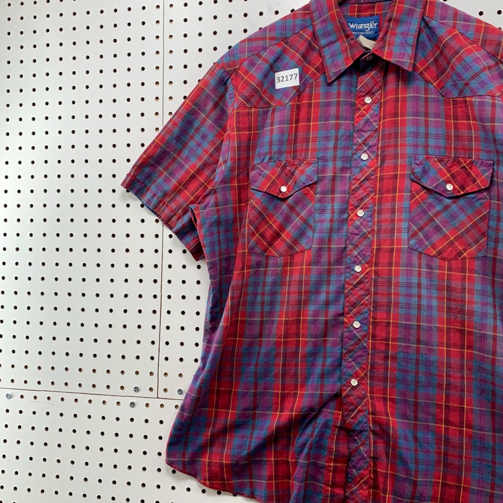 Wrangler VINTAGE Wrangler Western Snap Shirt Mens Large Red Blue Plaid Short Sleeve Size US L / EU 52-54 / 3 - 3 Thumbnail