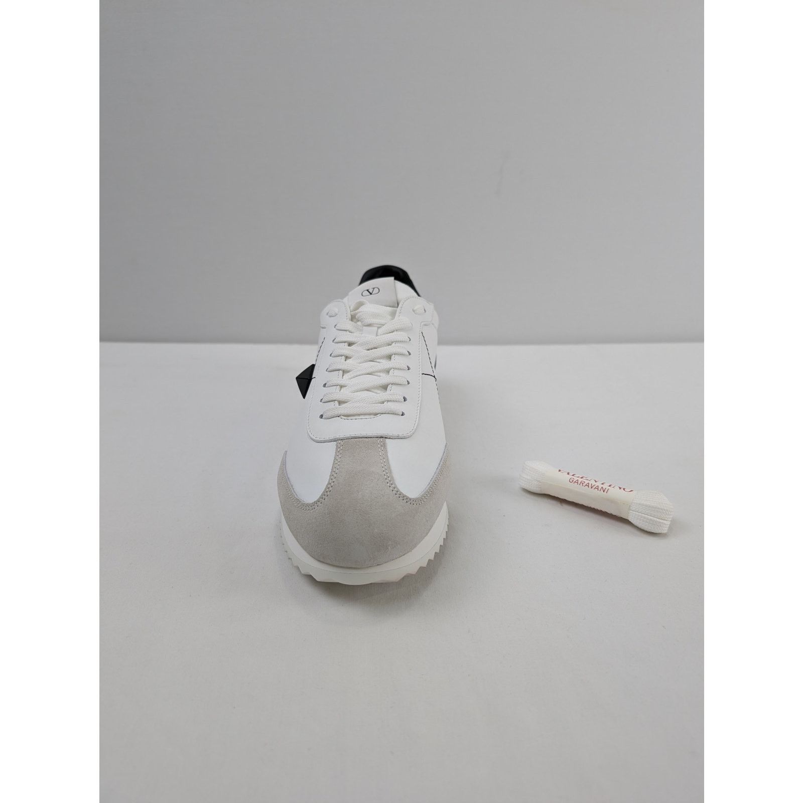 Valentino o1rshd1 Stud-around Sneakers in Leather in White Size US 11 / EU 44 - 16 Thumbnail