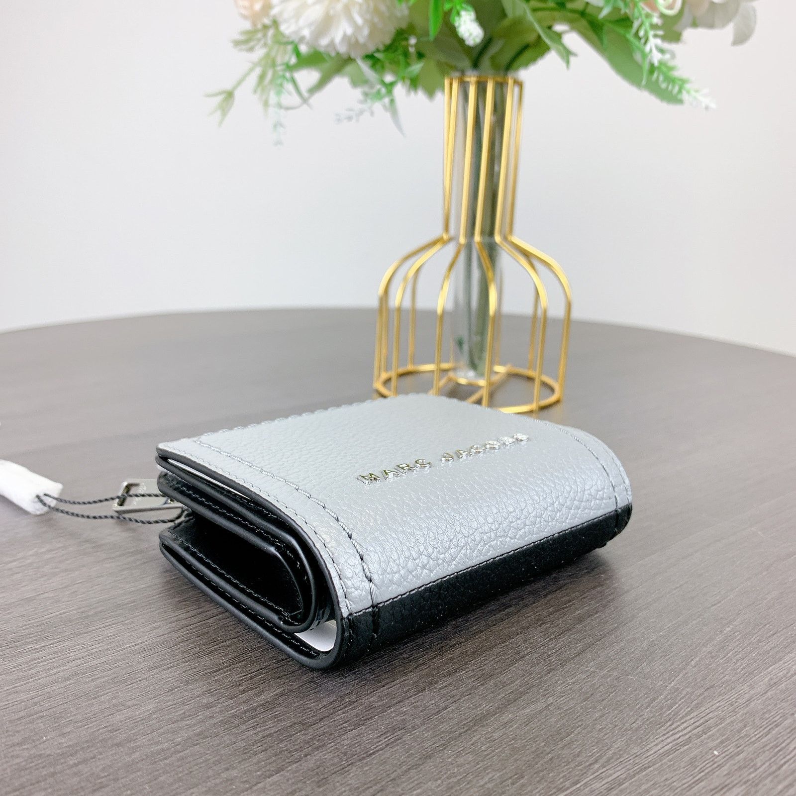 Marc Jacobs Marc Jacobs 4P3SMP041S02 Groove Mini Compact Wallet IN Gray Size ONE SIZE - 4 Thumbnail