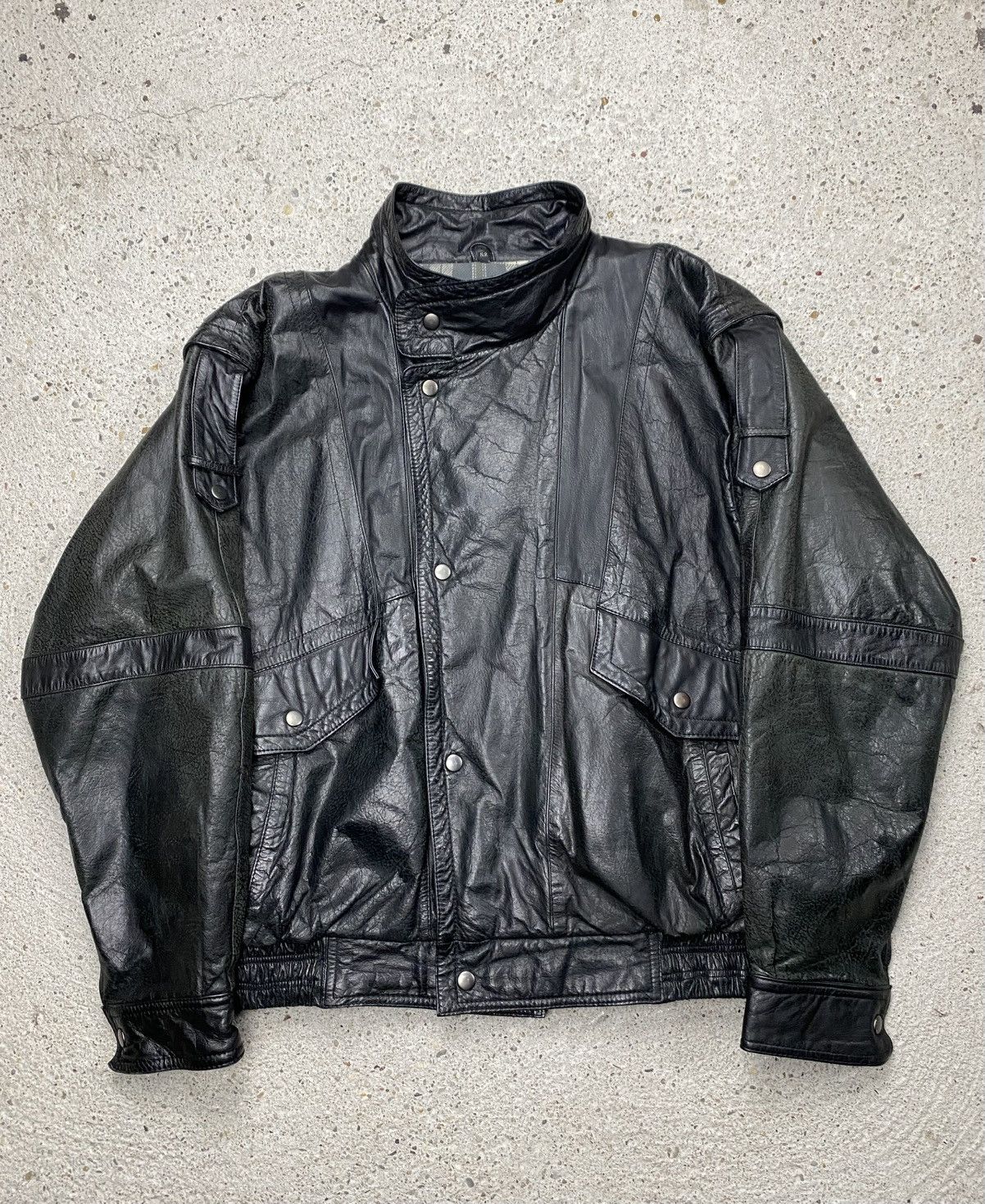 Japanese Brand Vintage black bomber leather jacket japan assimetrical Size US L / EU 52-54 / 3 - 1 Thumbnail