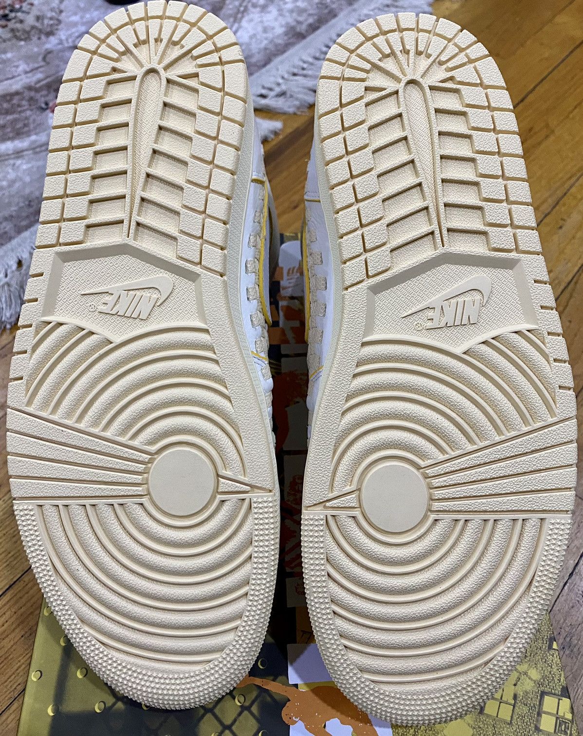 Jordan Brand UNION LA x Jordan 1 “Bephies Beauty Supply” Size US 10.5 / EU 43-44 - 8 Thumbnail