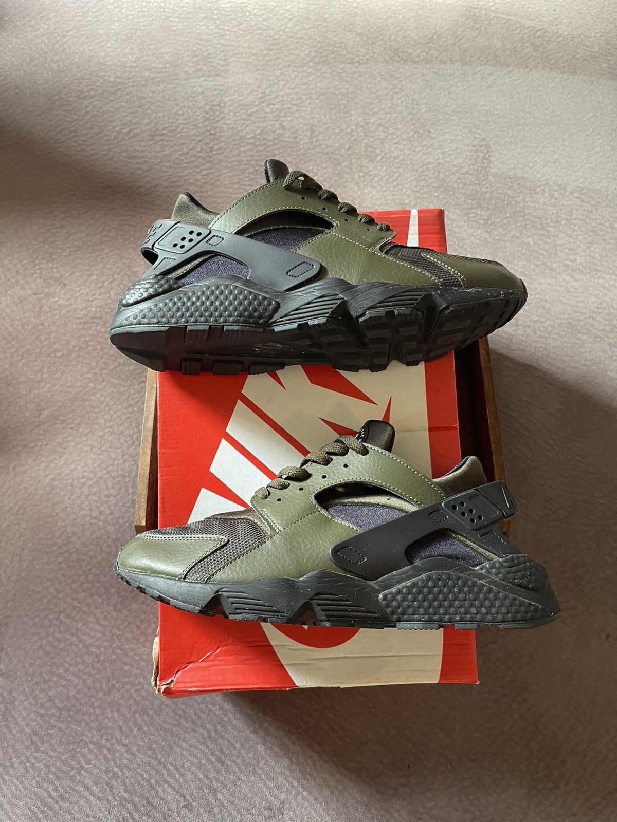 Nike Nike Air Huarache Olive/Black Size US 12 / EU 45 - 16 Thumbnail