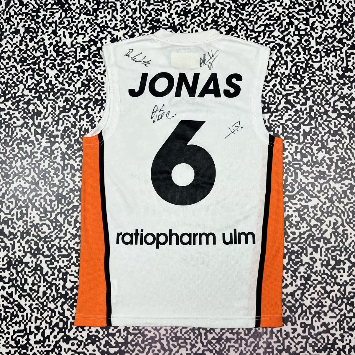 K1X Ratiopharm Ulm Jonas Signed Full Team Rare Basketball Jersey Size US S / EU 44-46 / 1 - 2 Thumbnail