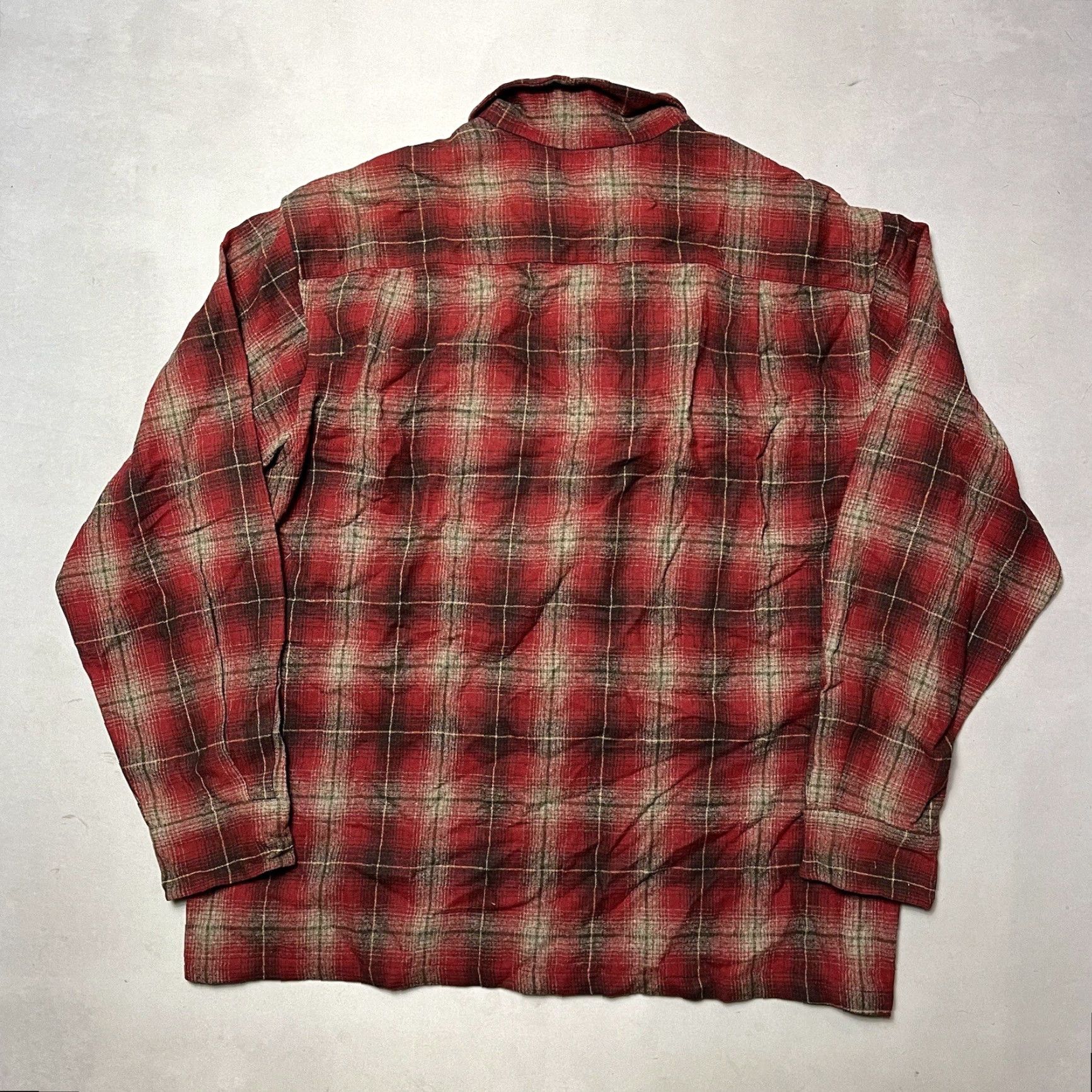 Pendleton VINTAGE Pendleton Board Shirt Wool Plaid Flannel Button-Up Large Red Mens Size US L / EU 52-54 / 3 - 5 Thumbnail