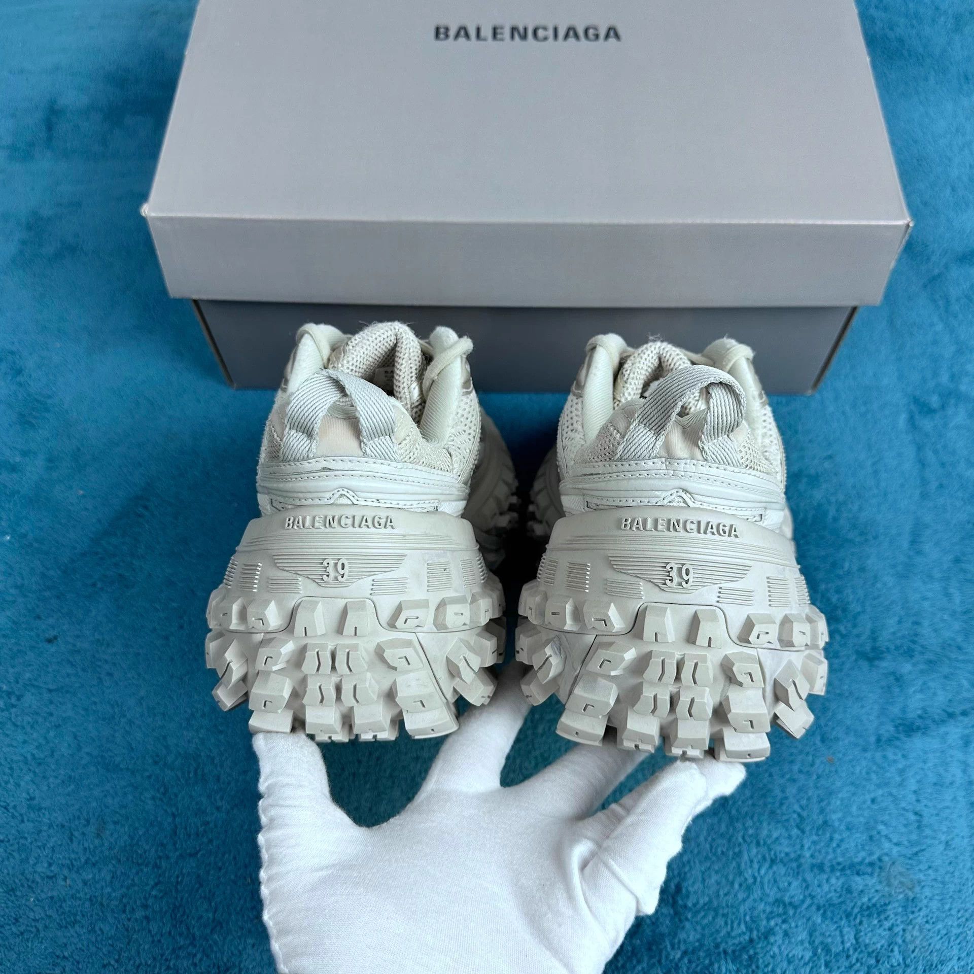 Balenciaga Balenciaga light brown tyre sneakers 39 EU Size US 8 / IT 38 - 4 Thumbnail