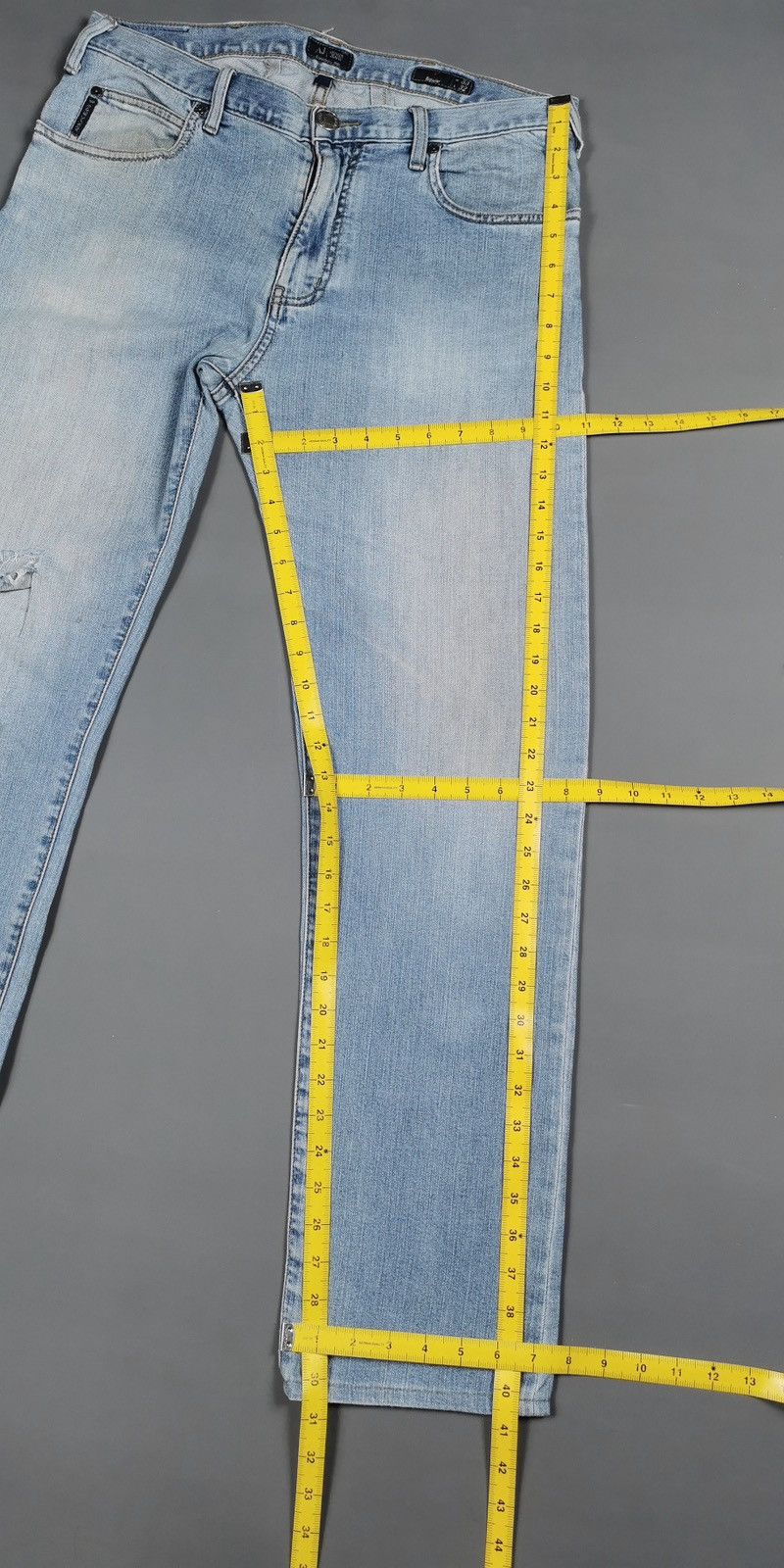 Giorgio Armani Armani J45 Distressed Light Blue Jeans Size US 34 / EU 50 - 10 Thumbnail