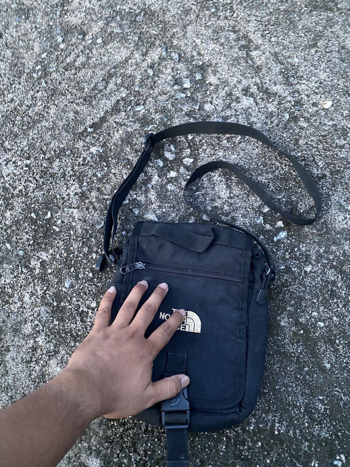 The North Face THE NORTH FACE Outdoor Sling Bag Buckle Japanese Embroidery Size ONE SIZE - 3 Thumbnail