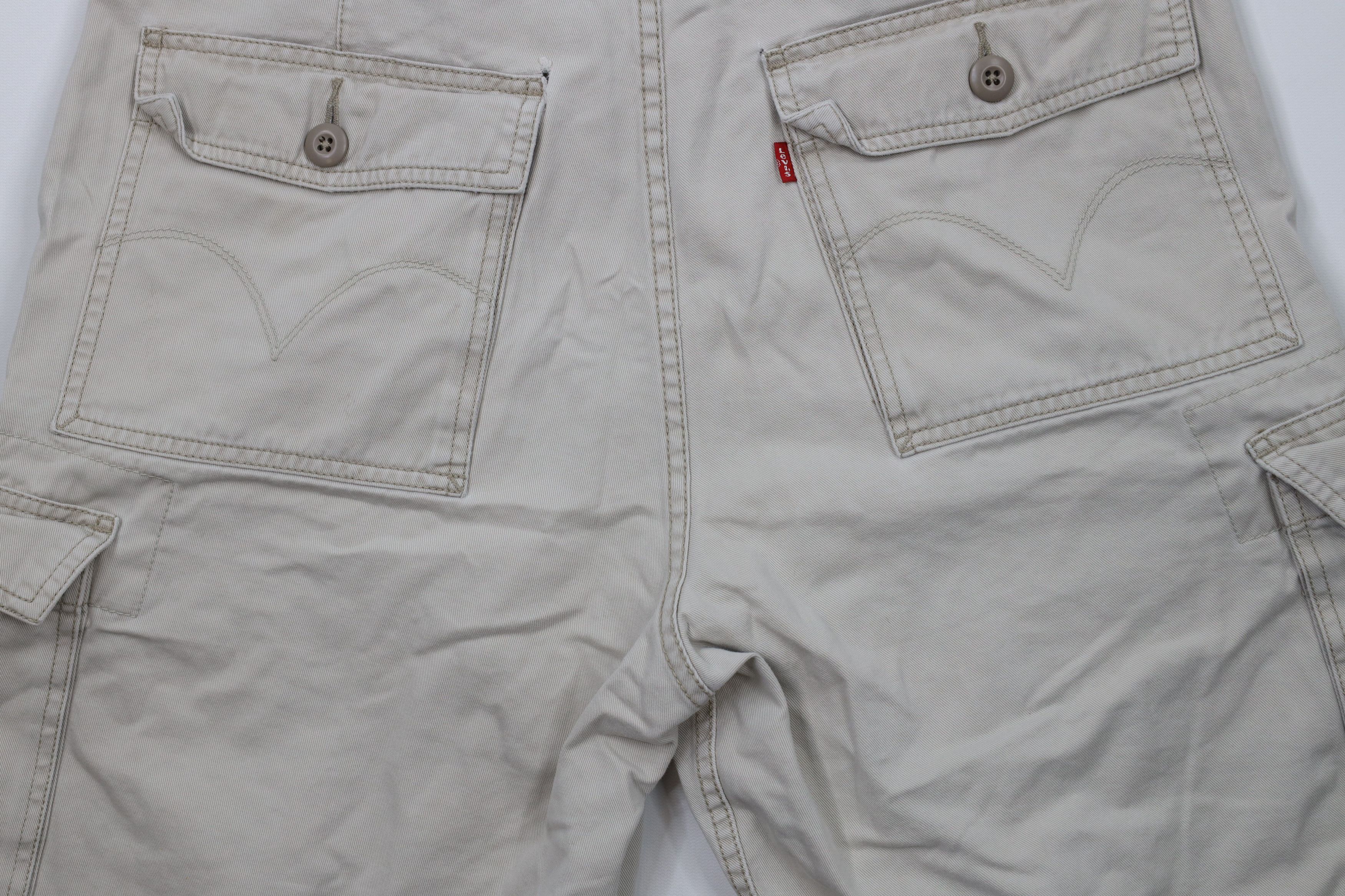 Levi's × Vintage Vintage Y2K Levis 2003 Baggy Cargo Shorts Beige Cotton Size US 34 / EU 50 - 14 Thumbnail