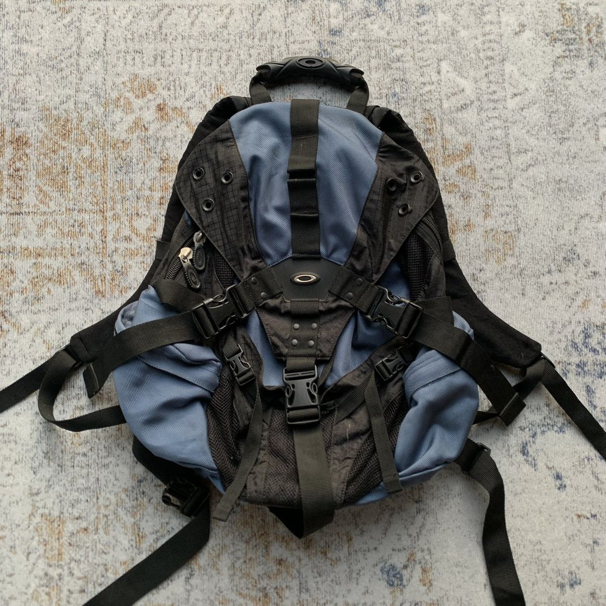 Oakley Vintage Rare Oakley Icon Backpack 2.0 Blue Black - Y2K Bag Size ONE SIZE - 2 Thumbnail