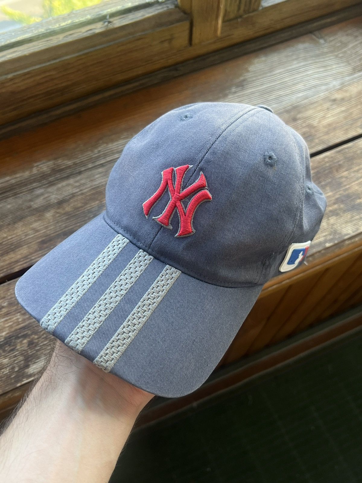 Adidas × Vintage Vintage Adidas Yankees Y2K Cap Central Logo Cap Size ONE SIZE - 1 Thumbnail