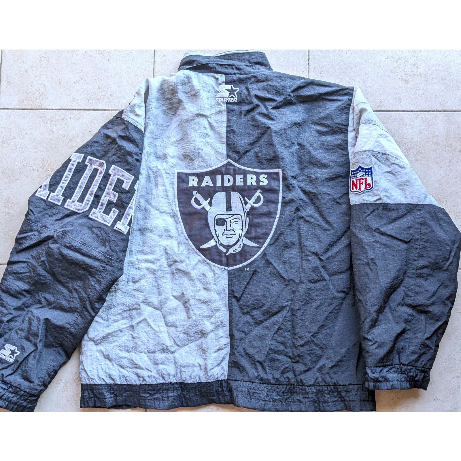 NFL × Starter Oakland Raiders Vegas 90s puffer SPLIT S blk NFL Pro vtg Size US S / EU 44-46 / 1 - 3 Thumbnail