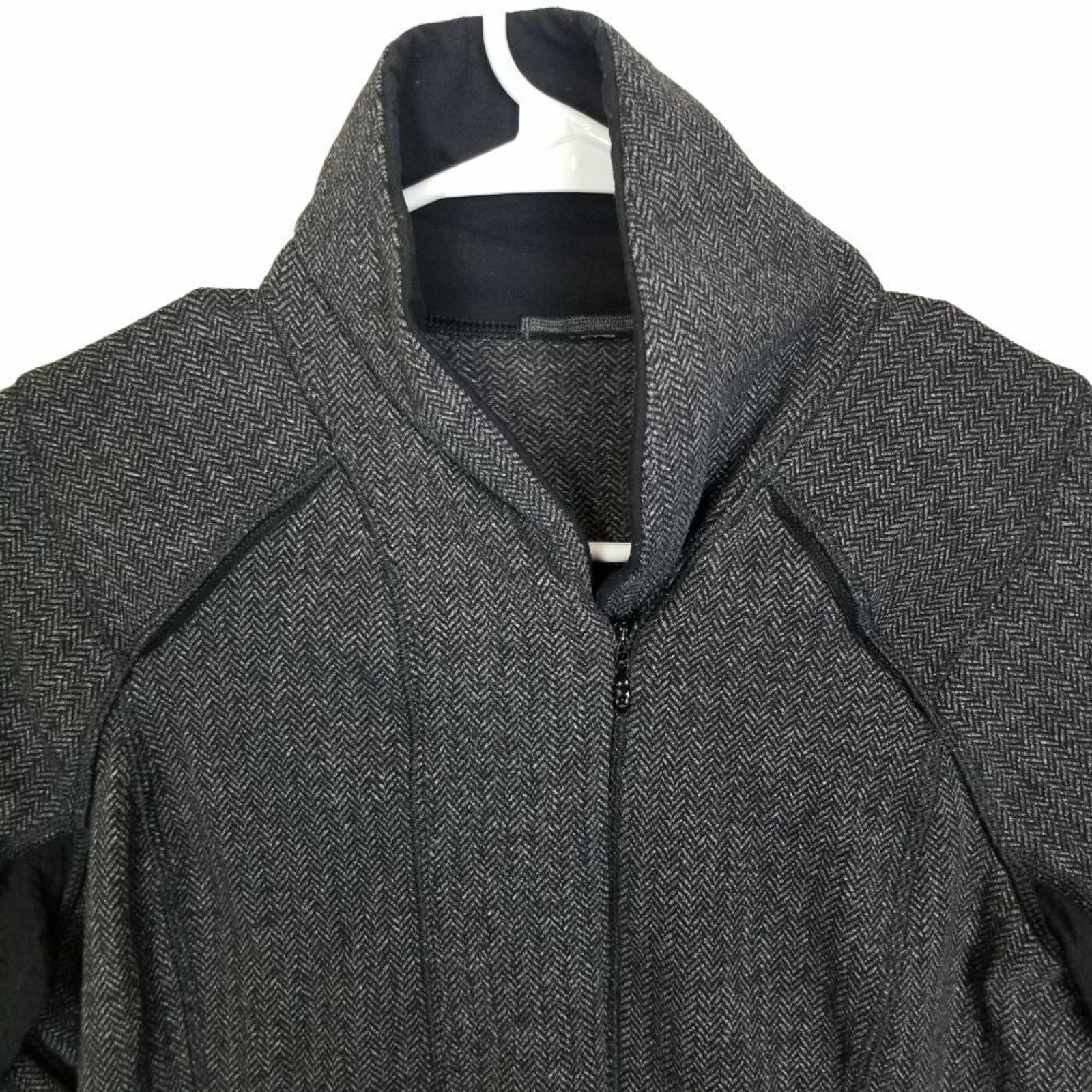 Lululemon Lululemon Women Think Fast Athletic Top 8 Sporty Stretch Gym Size M / US 6-8 / IT 42-44 - 3 Thumbnail
