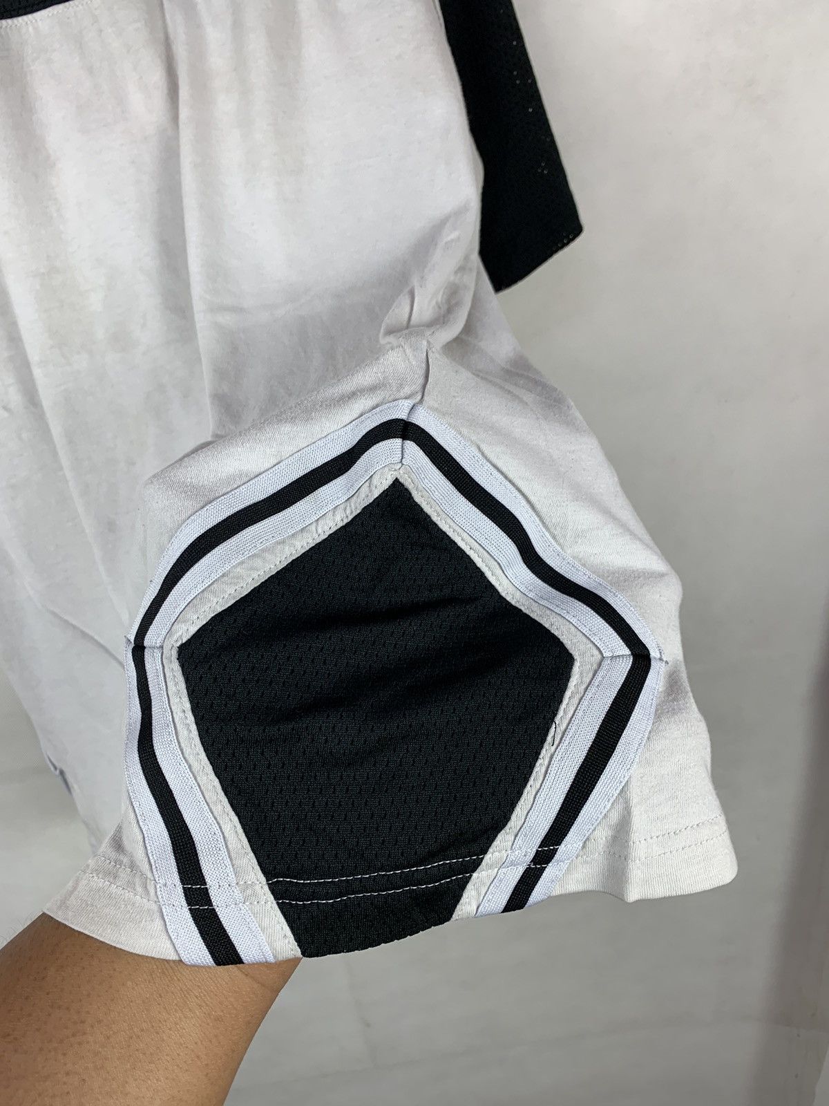 Other Steals! Air Jordan Basketball Mesh Tee Jumping Man Size US S / EU 44-46 / 1 - 5 Thumbnail