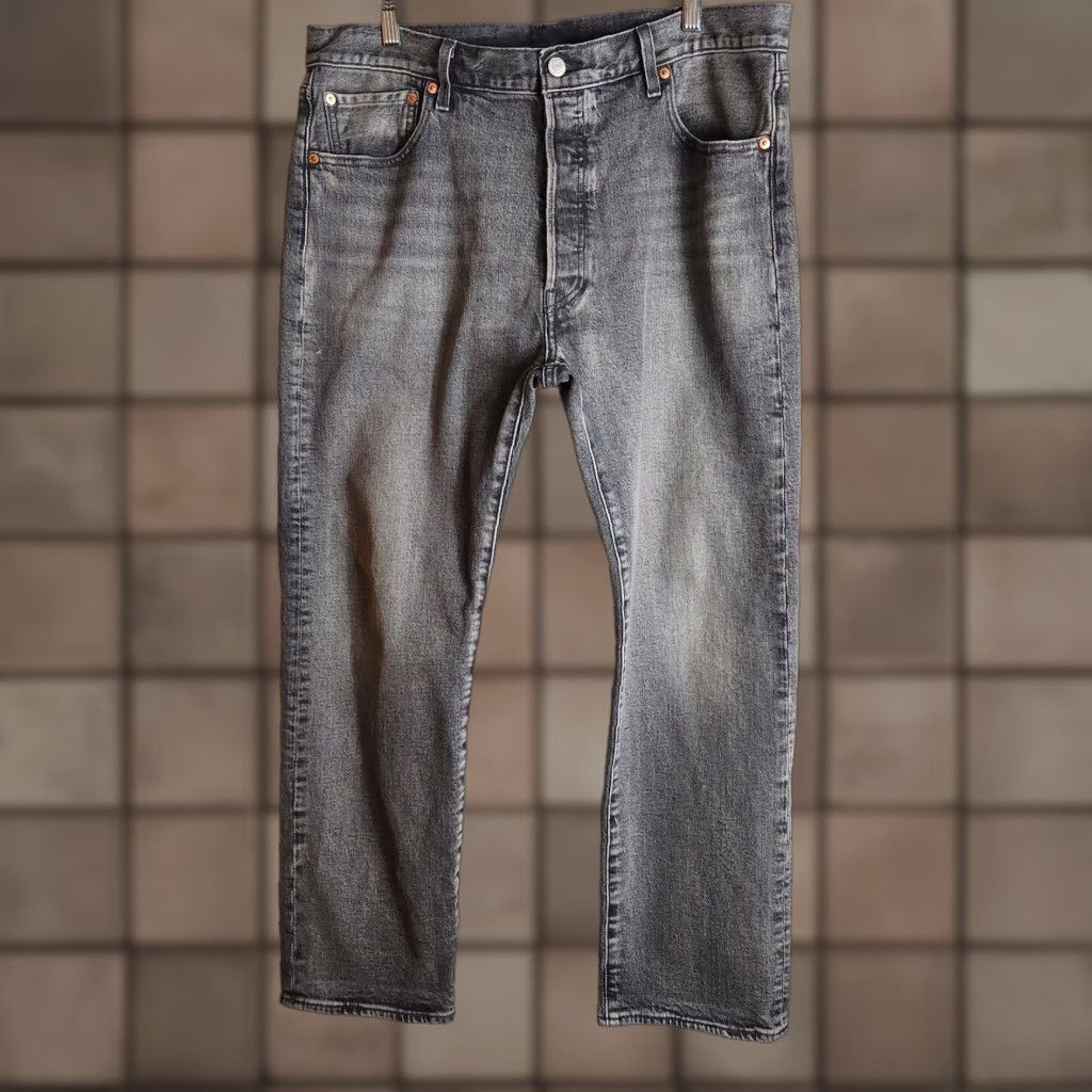 Levi's VINTAGE Levi's 501 Premium XX '93 Mens Faded Black Button Fly Straight Leg Jeans-Size 36x30 EUC Mens Regular Jeans Size US 36 / EU 52 - 1 Thumbnail