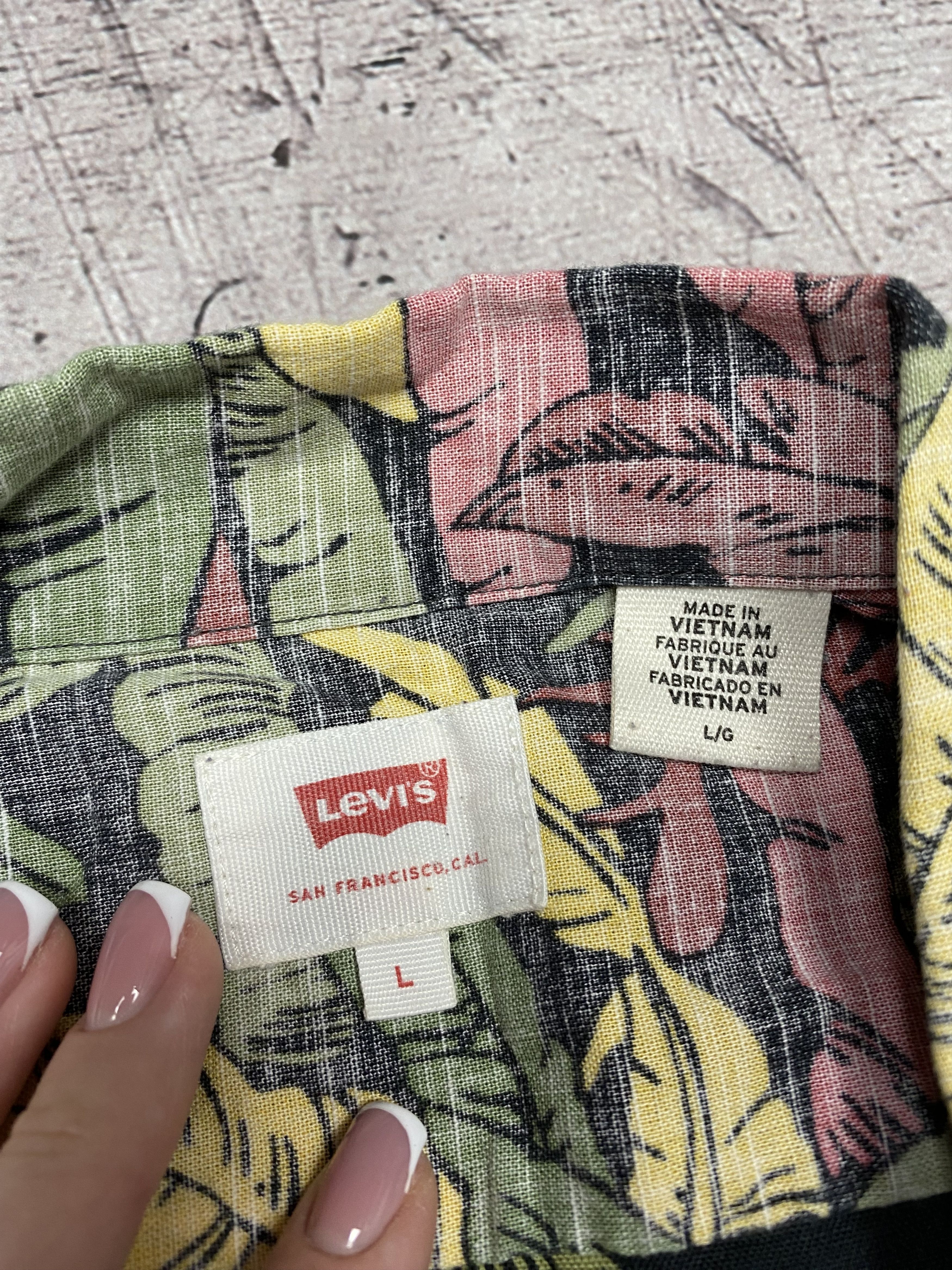 Levi's Levi's Mens Floral Print Hawaiian Shirt Size US L / EU 52-54 / 3 - 4 Thumbnail