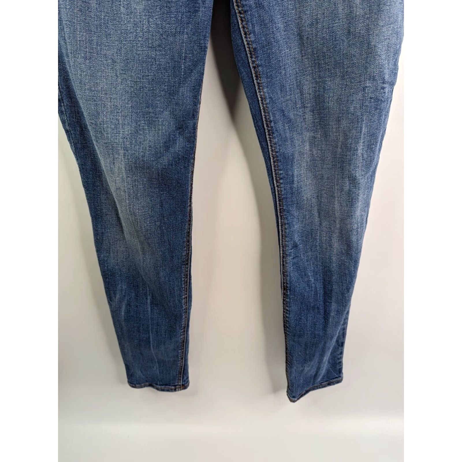 Old Navy Old Navy Jeans Womens Size 10 Denim Mid Rise Skinny Blue 28 in Inseam 28.5 in 28 in Waist Rocker? Size 28" / US 6 / IT 42 - 3 Thumbnail