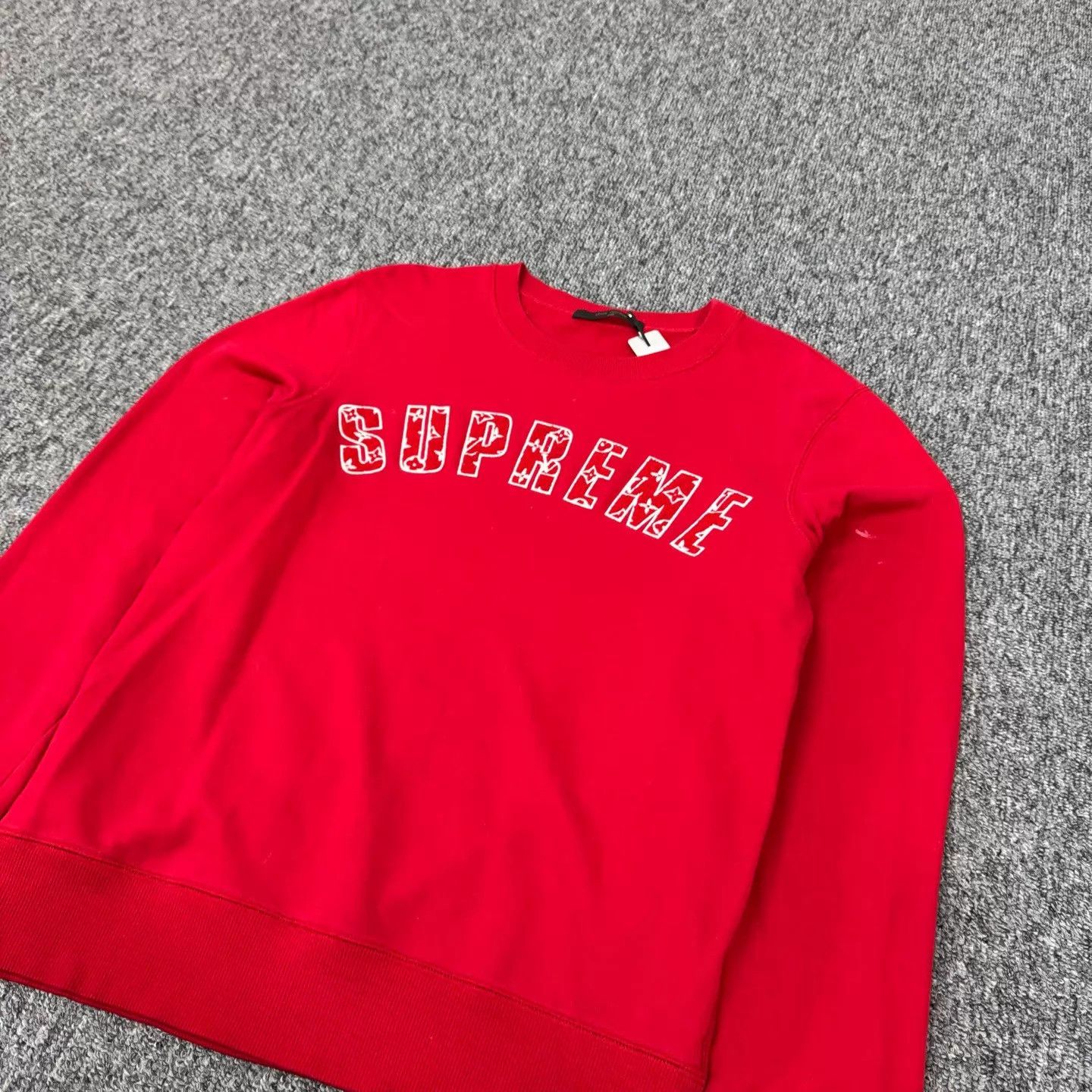 Louis Vuitton LV x Supreme Red Monogram Letter Logo Hoodie S 99 New Size US S / EU 44-46 / 1 - 3 Thumbnail