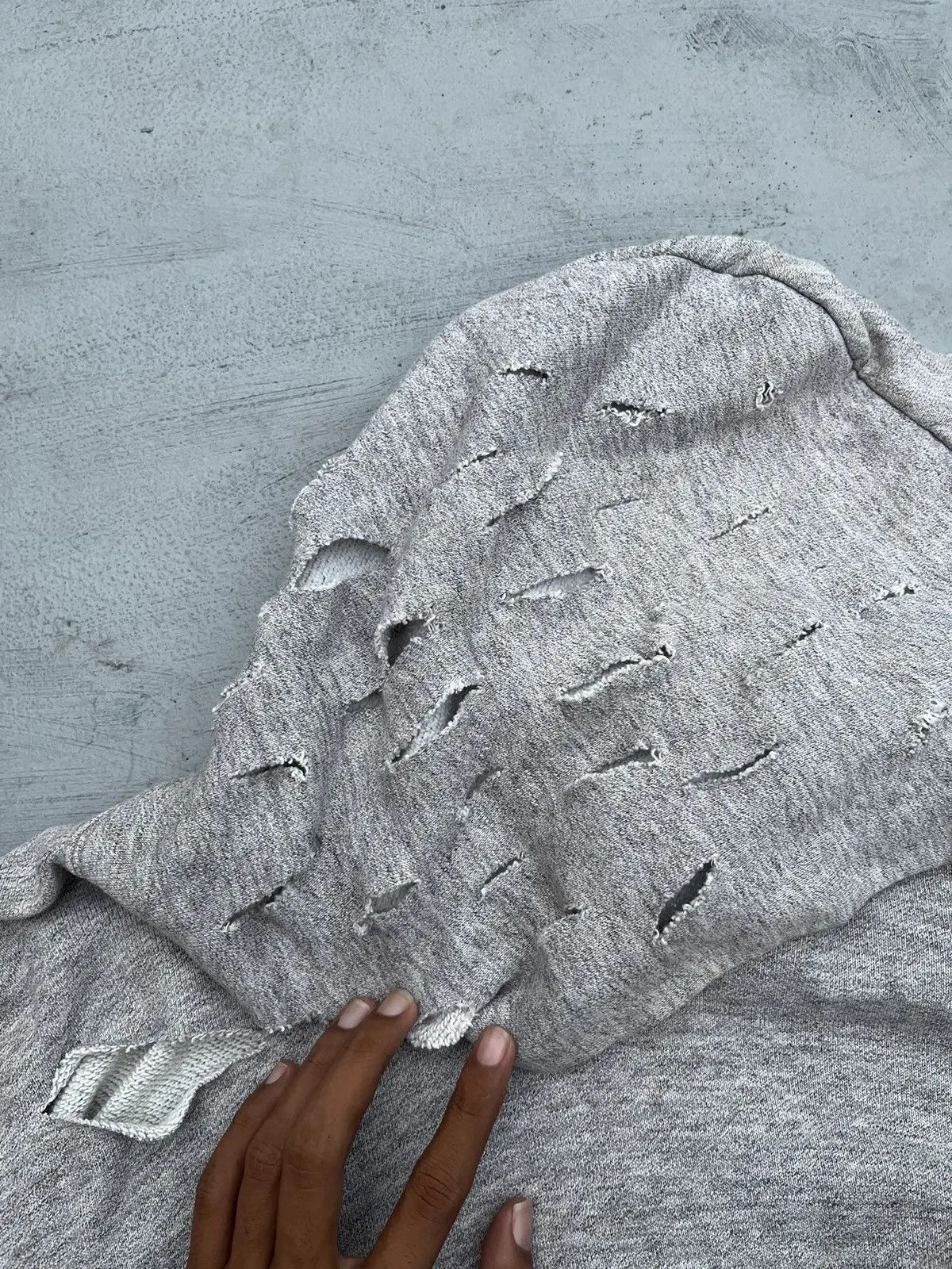 Uniqlo Distressed Uniqlo Hoodie Size US S / EU 44-46 / 1 - 6 Thumbnail