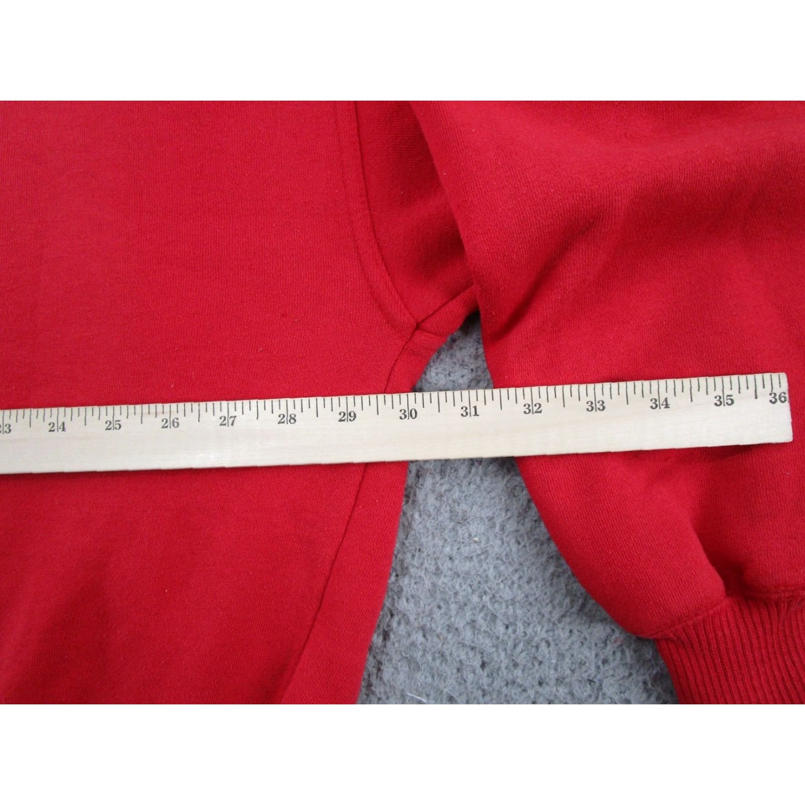 Vintage VINTAGE Wisconsin Badgers Embroidered Sweatshirt XL Red Men Crew Neck Pullover 90s Sports Accents: Embroidered Size US XL / EU 56 / 4 - 7 Thumbnail