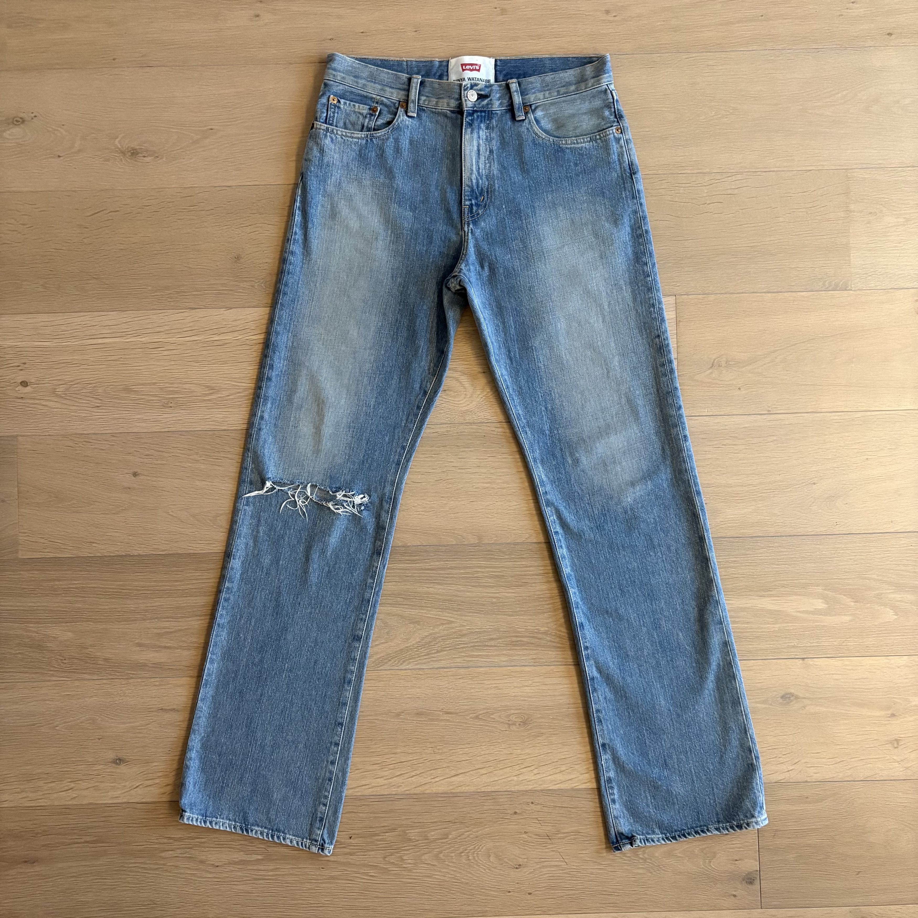 Light wash baggy relaxed straight jean