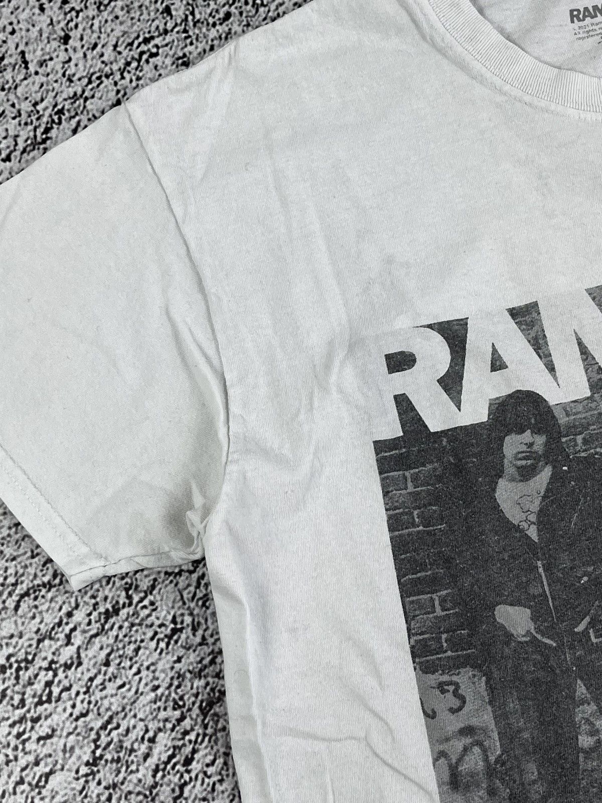 Band Tees Vintage Y2K Ramones big logo rock t shirt streetwear size M Size US M / EU 48-50 / 2 - 7 Thumbnail