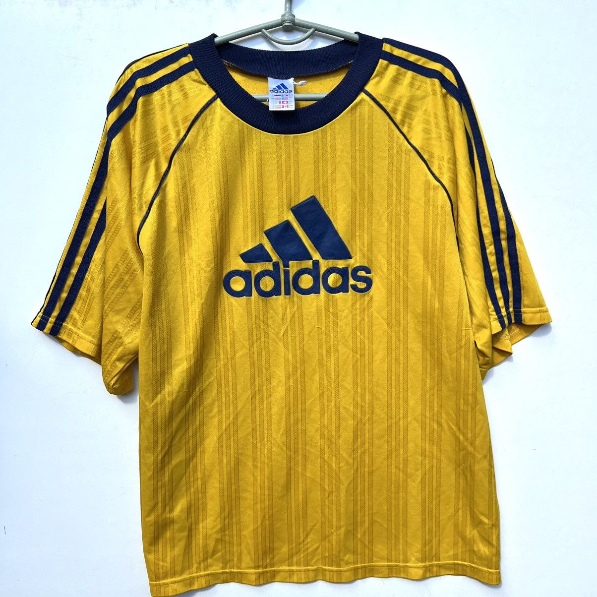 Adidas Vintage retro adidas t-shirt Size US L / EU 52-54 / 3 - 1 Thumbnail