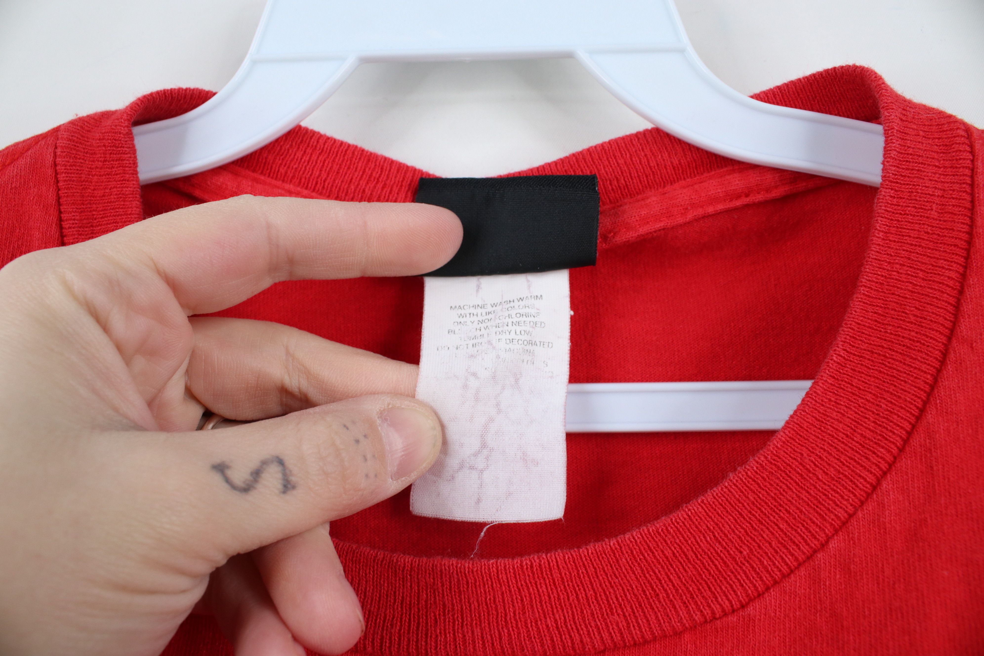 Vintage Vintage 90s Spell Out Boston University Short Sleeve T-Shirt Size US L / EU 52-54 / 3 - 7 Thumbnail