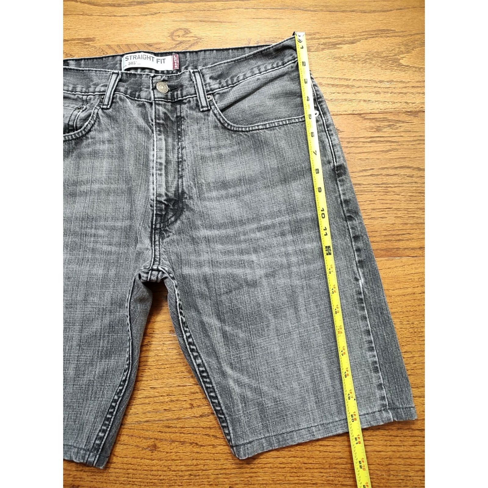 Levi's VINTAGE Levis 505 Denim Shorts Mens 34 Black 90s USA American Biker 5-Pocket Inseam 10 in Jeans Shirt? Size US 34 / EU 50 - 3 Thumbnail