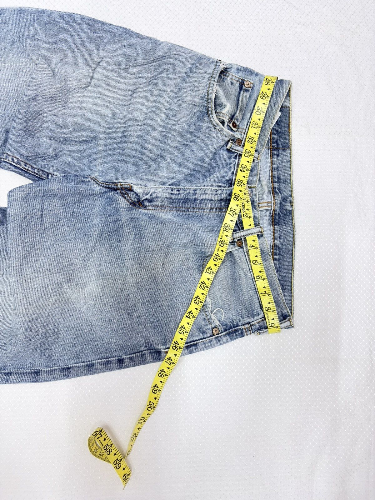 Levi's Levi's 550 Relaxed Fit Light Wash Vintage Denim Jeans W34 Size US 34 / EU 50 - 3 Thumbnail