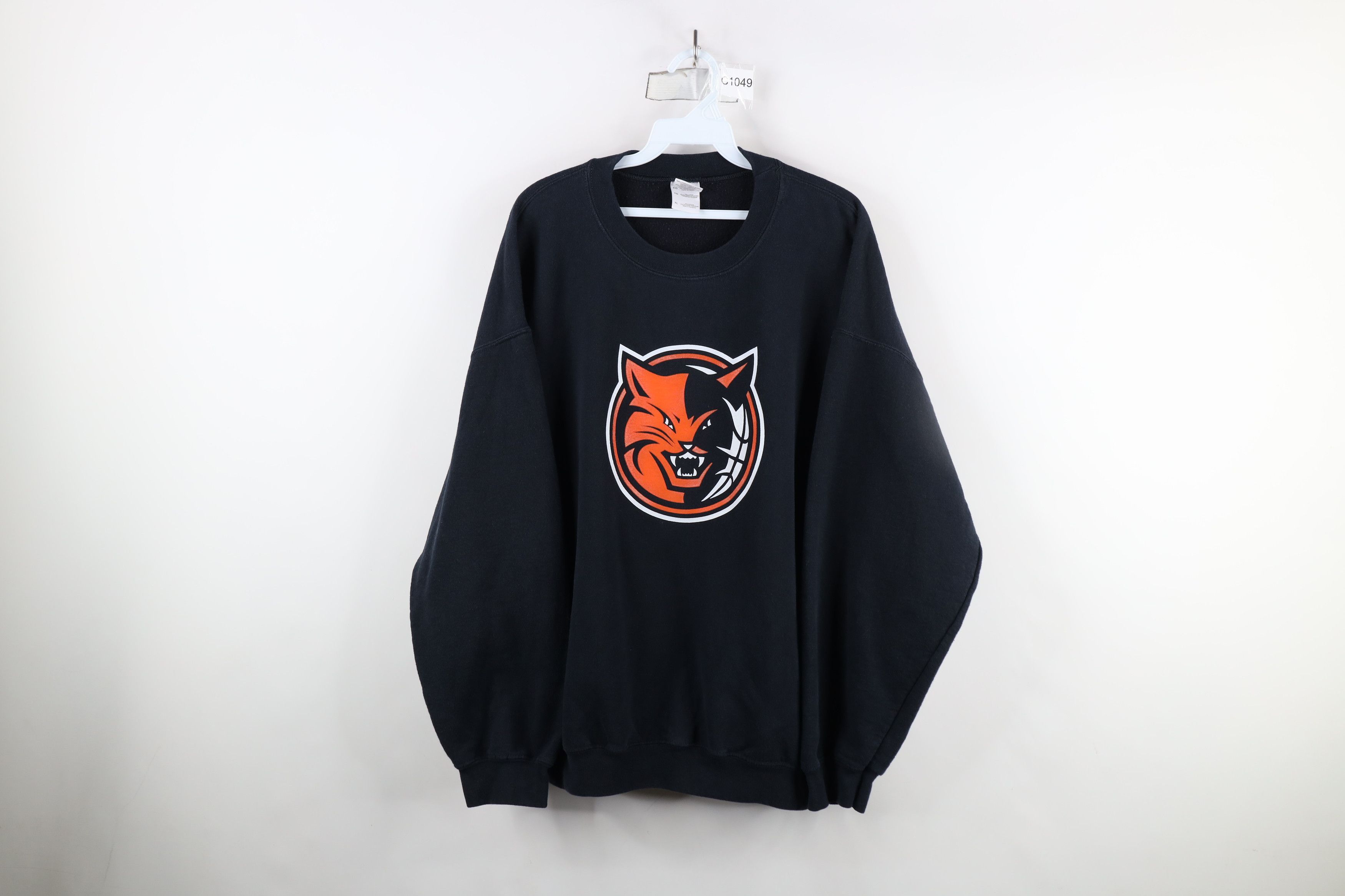 Vintage Vintage Charlotte Basketball Crewneck Sweatshirt Black Size US XL / EU 56 / 4 - 1 Thumbnail