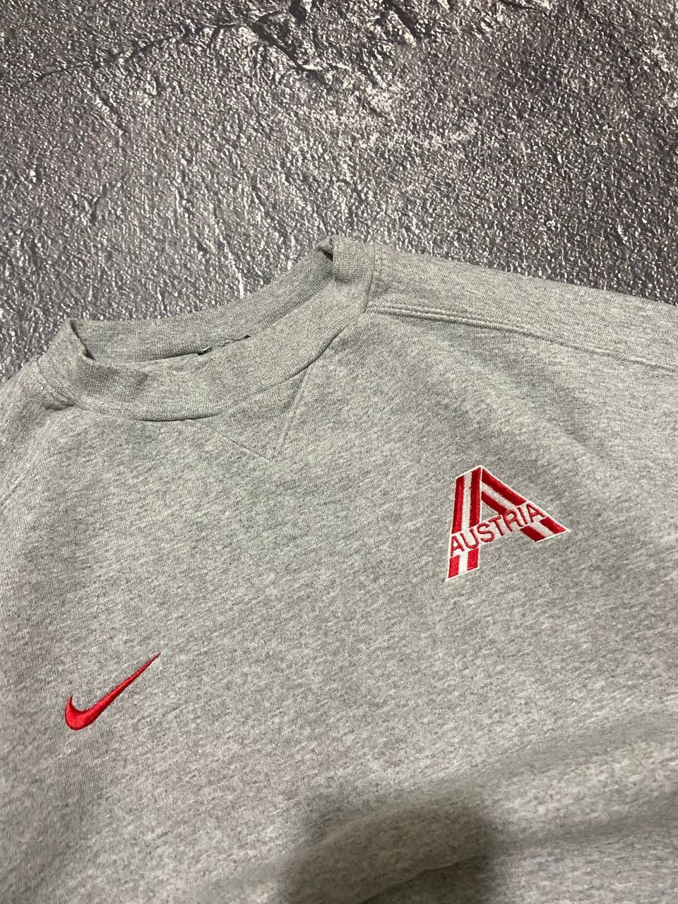 Vintage Vintage Nike Austria football sweatshirt Size US L / EU 52-54 / 3 - 2 Thumbnail