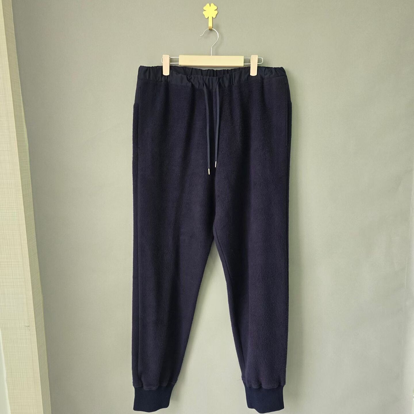 Louis Vuitton louis vuitton deep blue fleece sports pants Size US 28 / EU 44 - 1 Thumbnail