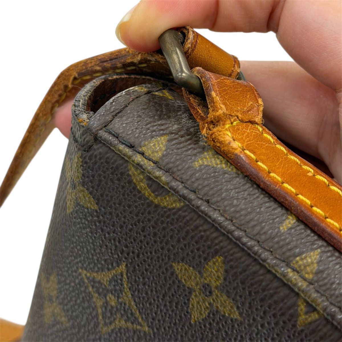 Louis Vuitton Louis Vuitton Monogram Canvas Chantilly MM Crossbody Size ONE SIZE - 11 Thumbnail