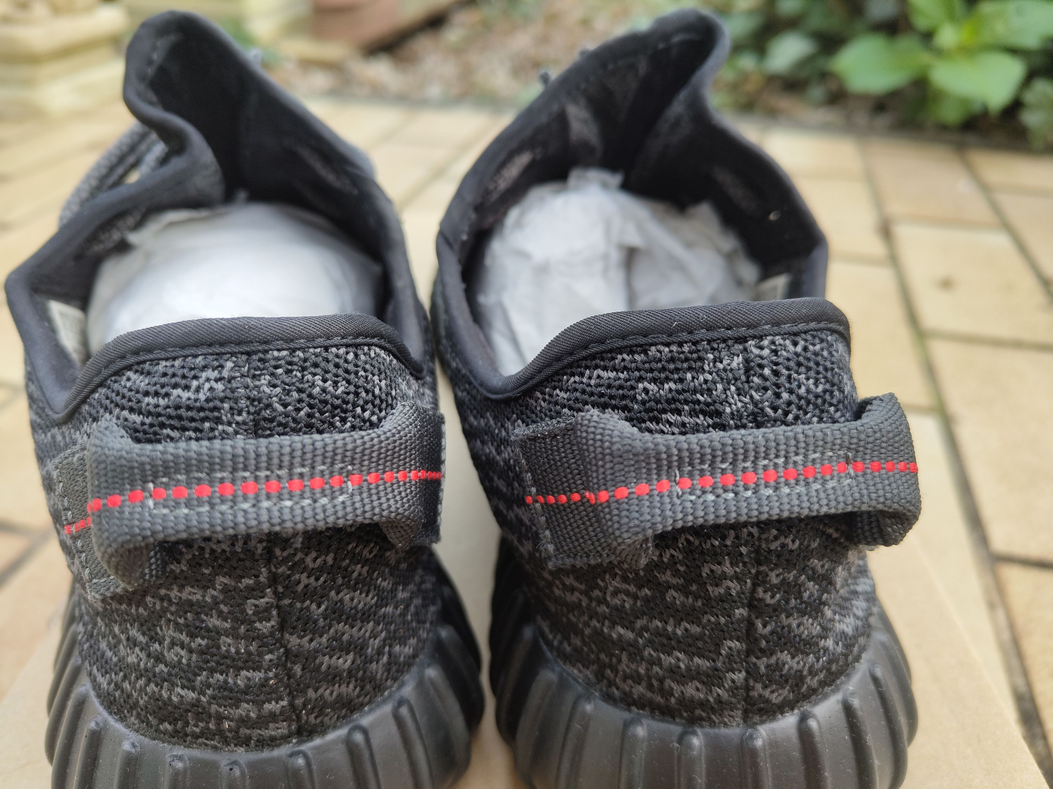 Adidas Yeezy Boost 350 Pirate Black US - Main Image