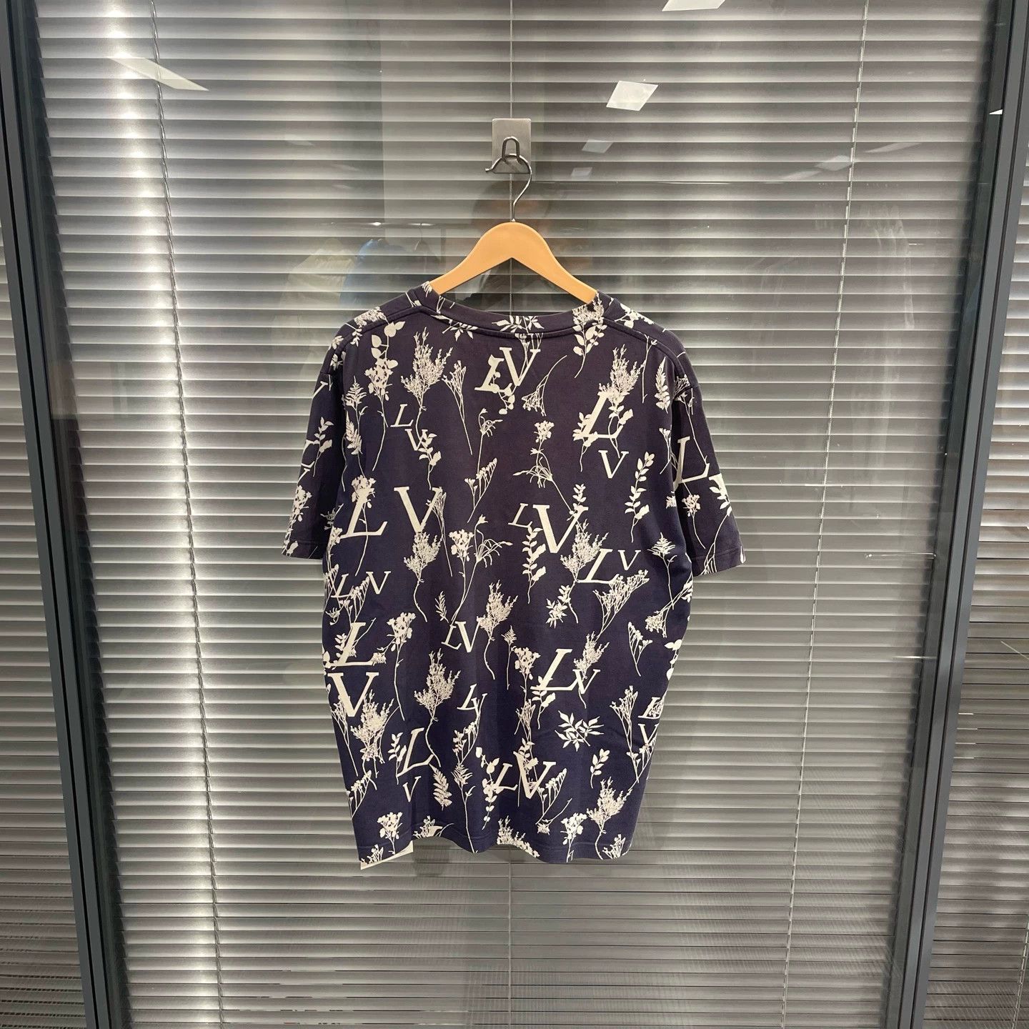 Louis Vuitton LV WheatFlower Allover Print XL T 95N fade #11558 Size US XL / EU 56 / 4 - 2 Thumbnail