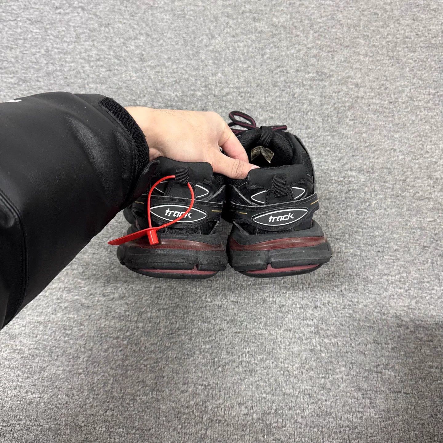 Balenciaga Balenciaga Track 1.0 Low Top Comfort Casual Dad Shoe EUR 39 Size US 6 / EU 39 - 4 Thumbnail