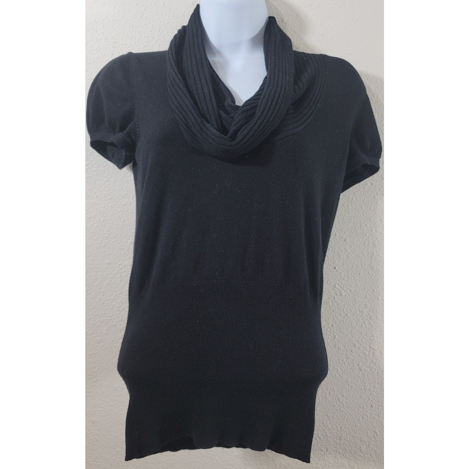 Other Express Design Studio Black Cowl Neck Capped Sleeves Top S Size S / US 4 / IT 40 - 1 Thumbnail
