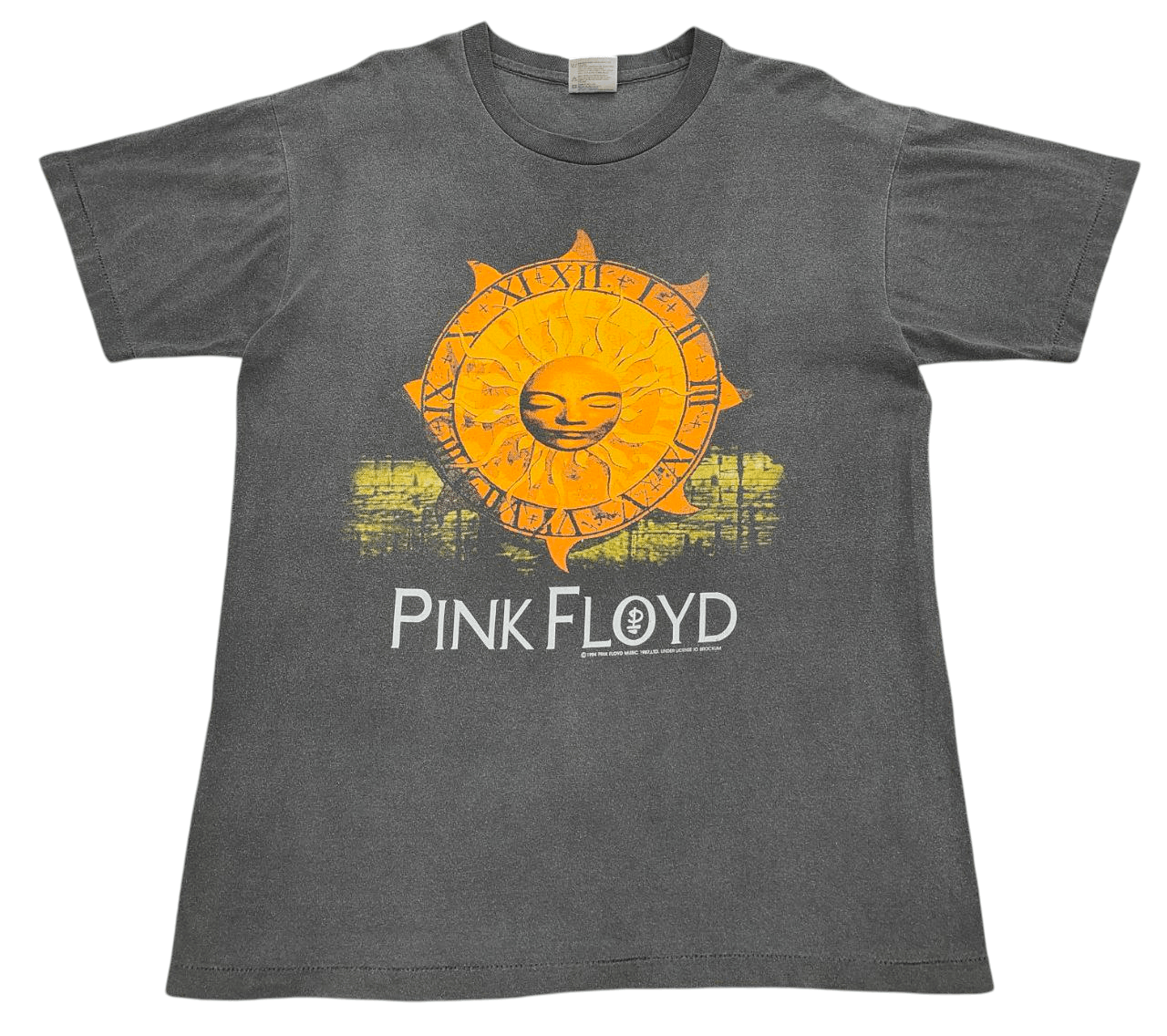 Pink Floyd 1994 Vintage Nice Faded Pink Floyd Band T Size US L / EU 52-54 / 3 - 1 Thumbnail