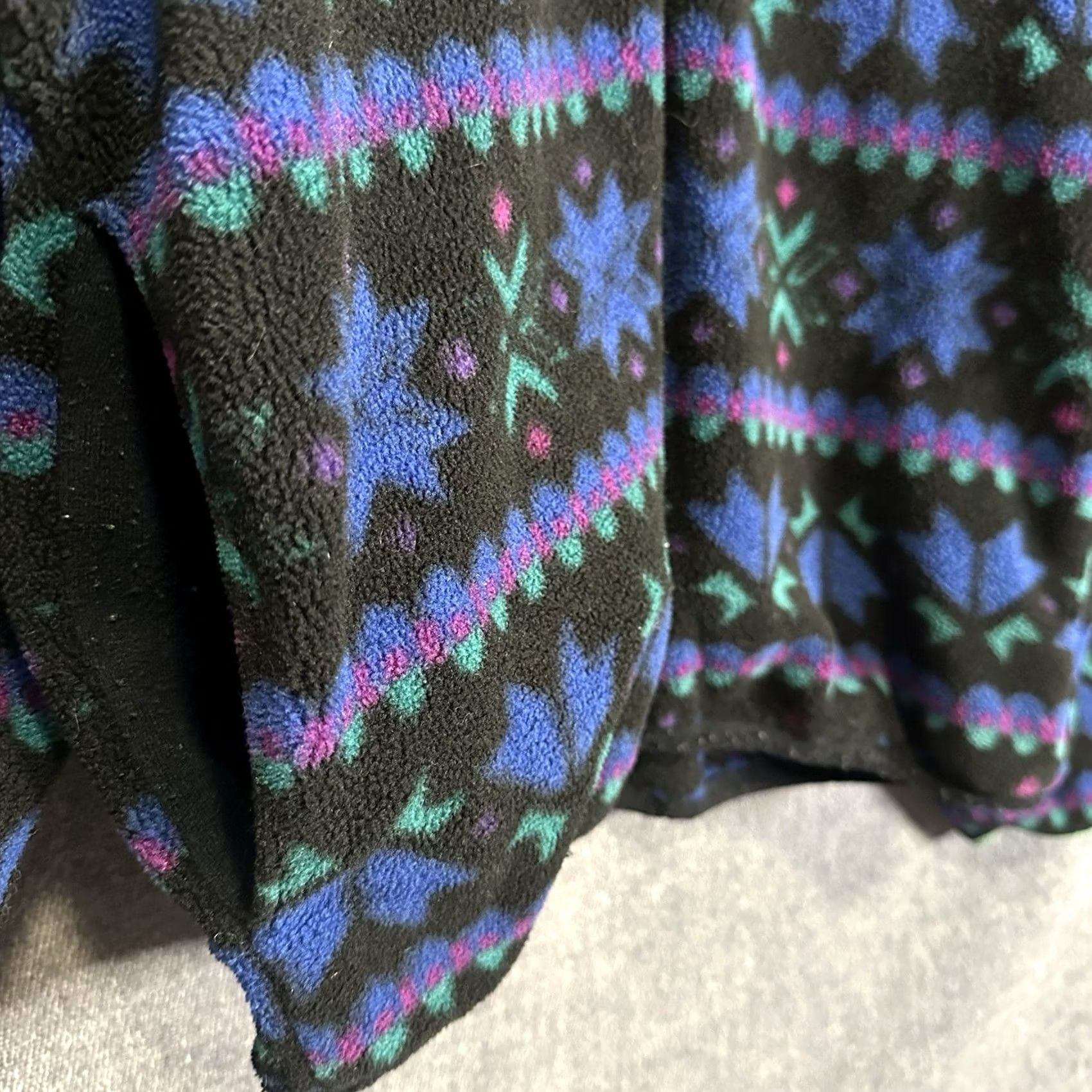 Vintage VINTAGE L.L. Bean Fleece Pullover Sweater Mock Neck 1/4 Snap Snowflake Black M Unisex Adults 90s Outdoors Size US M / EU 48-50 / 2 - 6 Thumbnail
